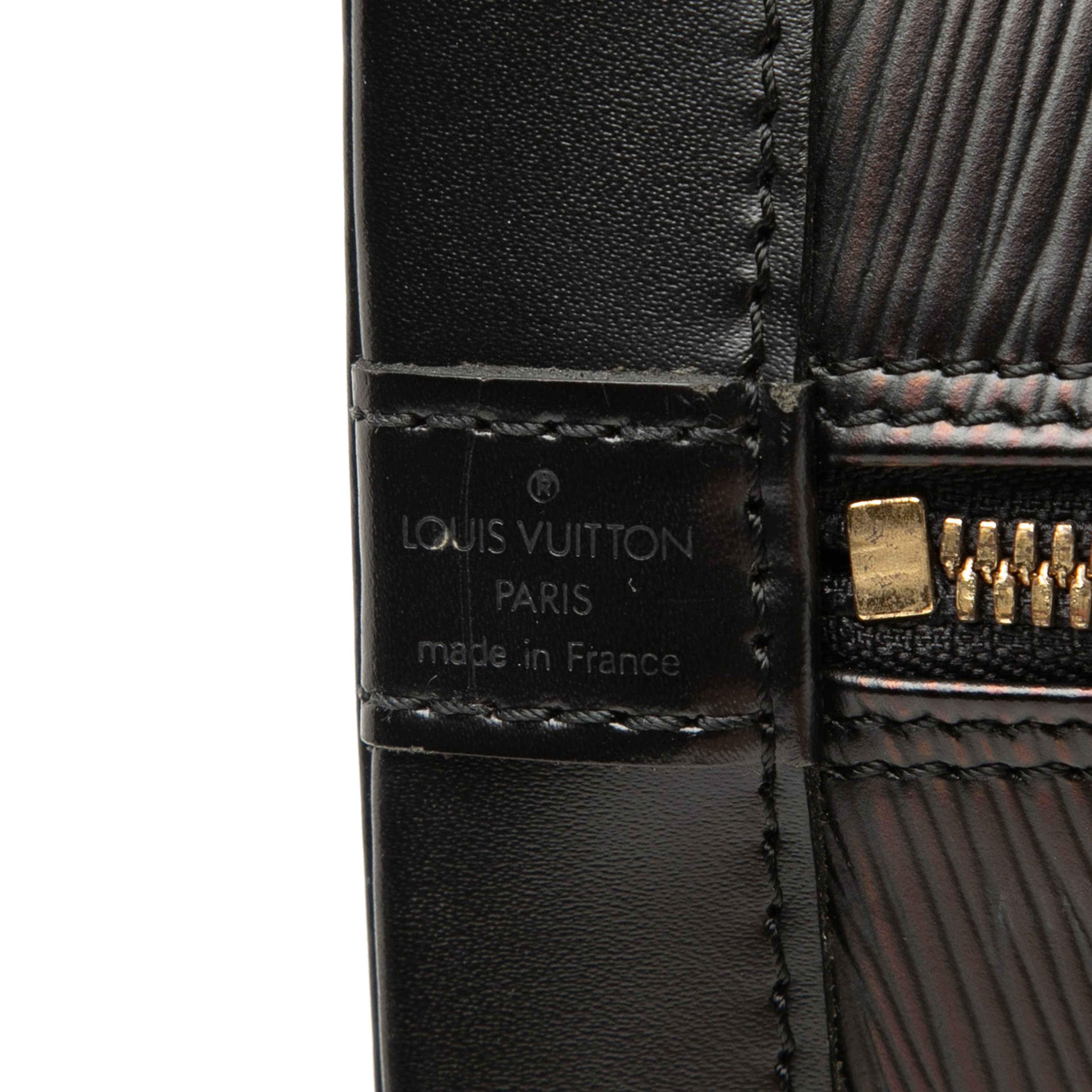 Louis Vuitton Epi Alma Pm, från Luxclusif, i färgen svart. Klicka för att öppna bilden i stort format