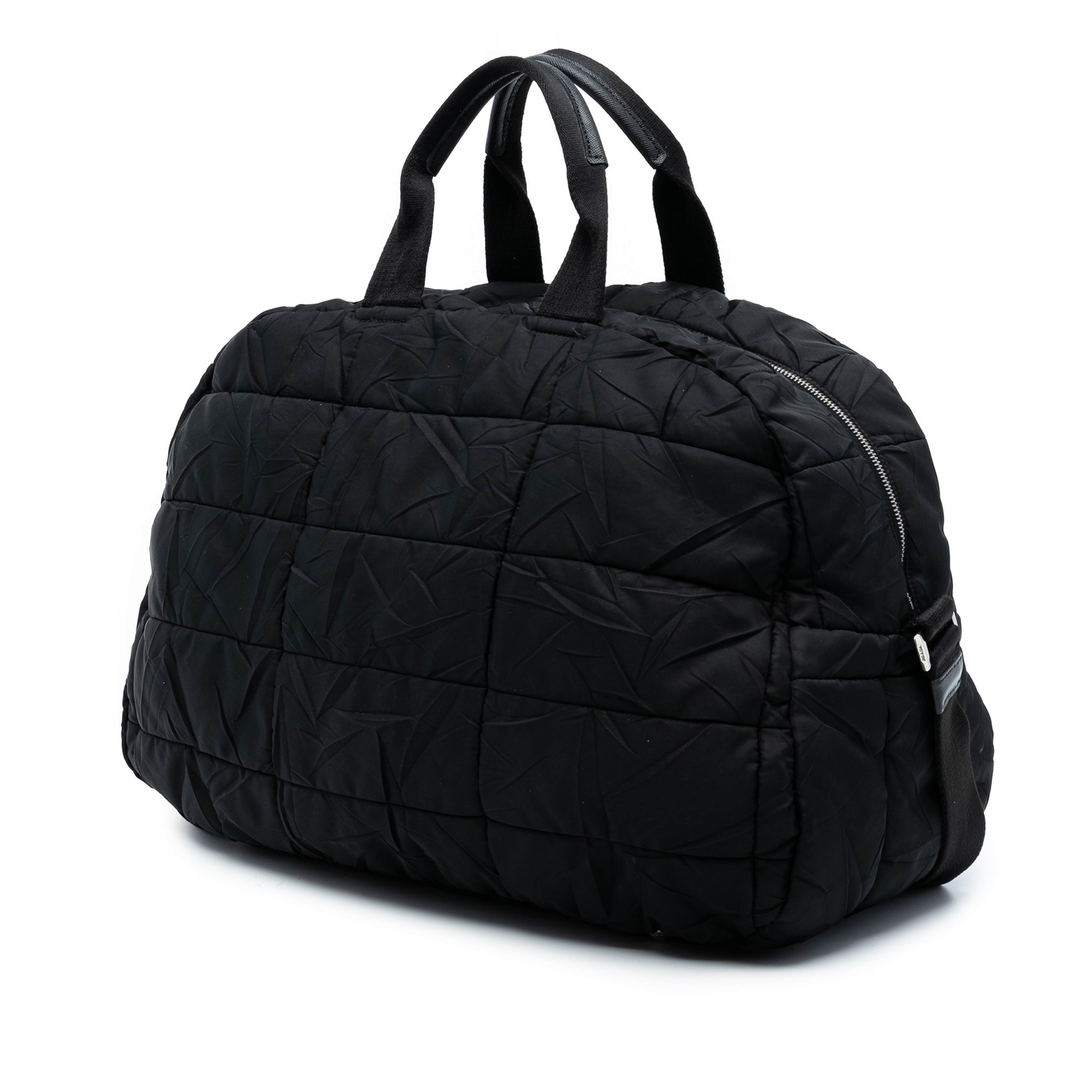 Prada Tessuto Bomber Travel Bag, från Luxclusif, i färgen black. Klicka för att öppna bilden i stort format