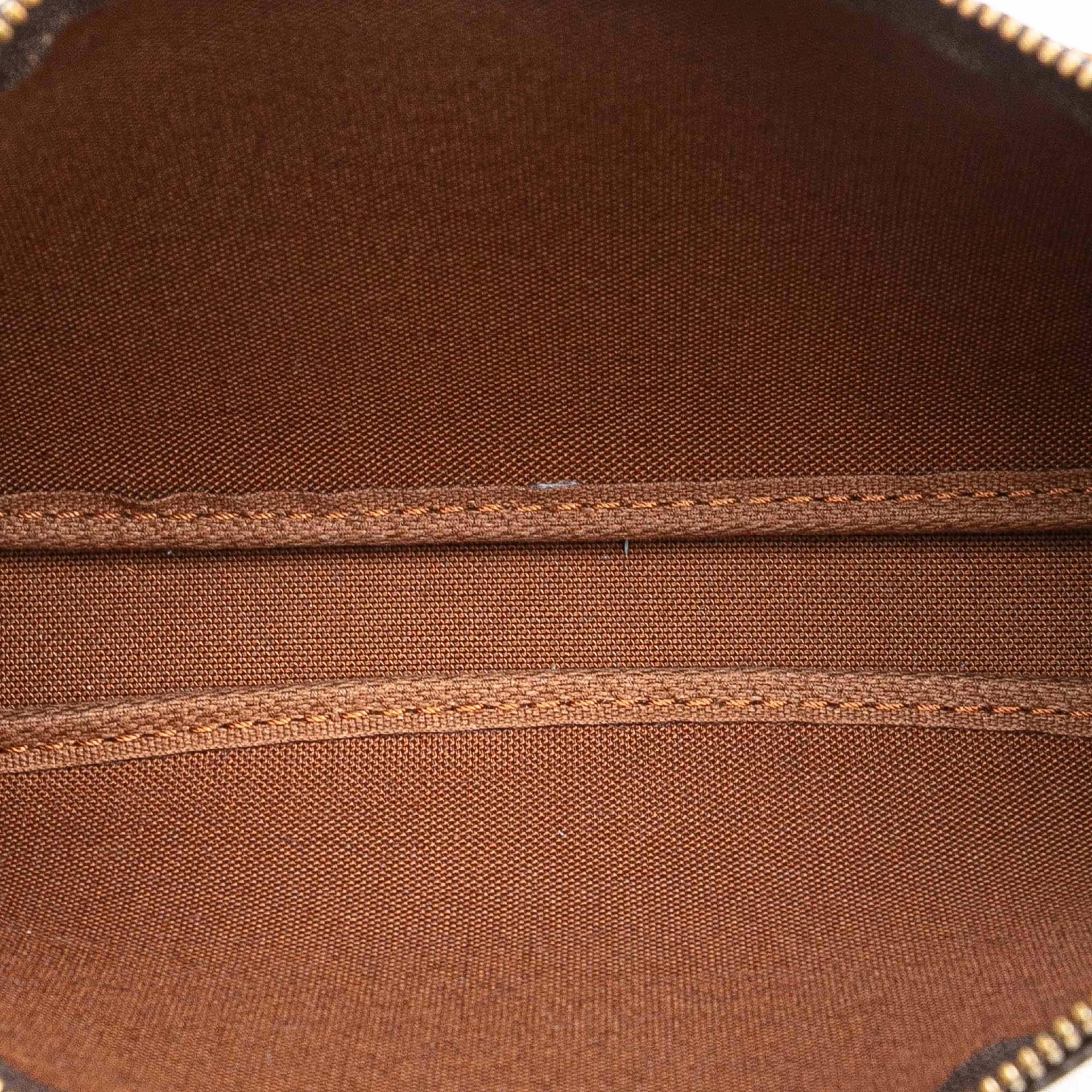Louis Vuitton Monogram Pochette Accessoires, från Luxclusif, i färgen brown. Klicka för att öppna bilden i stort format