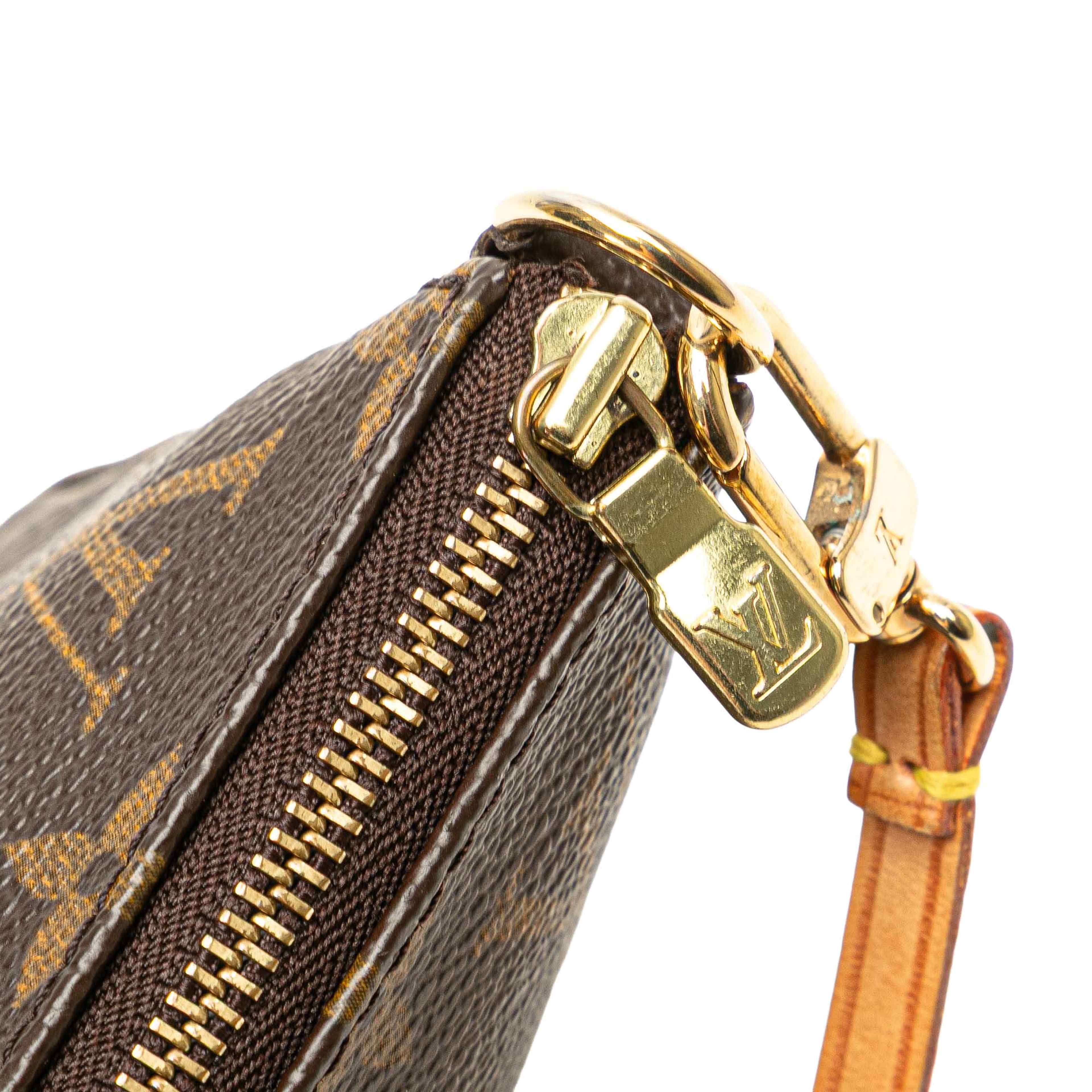 Louis Vuitton Monogram Pochette Accessoires, från Luxclusif, i färgen brown. Klicka för att öppna bilden i stort format