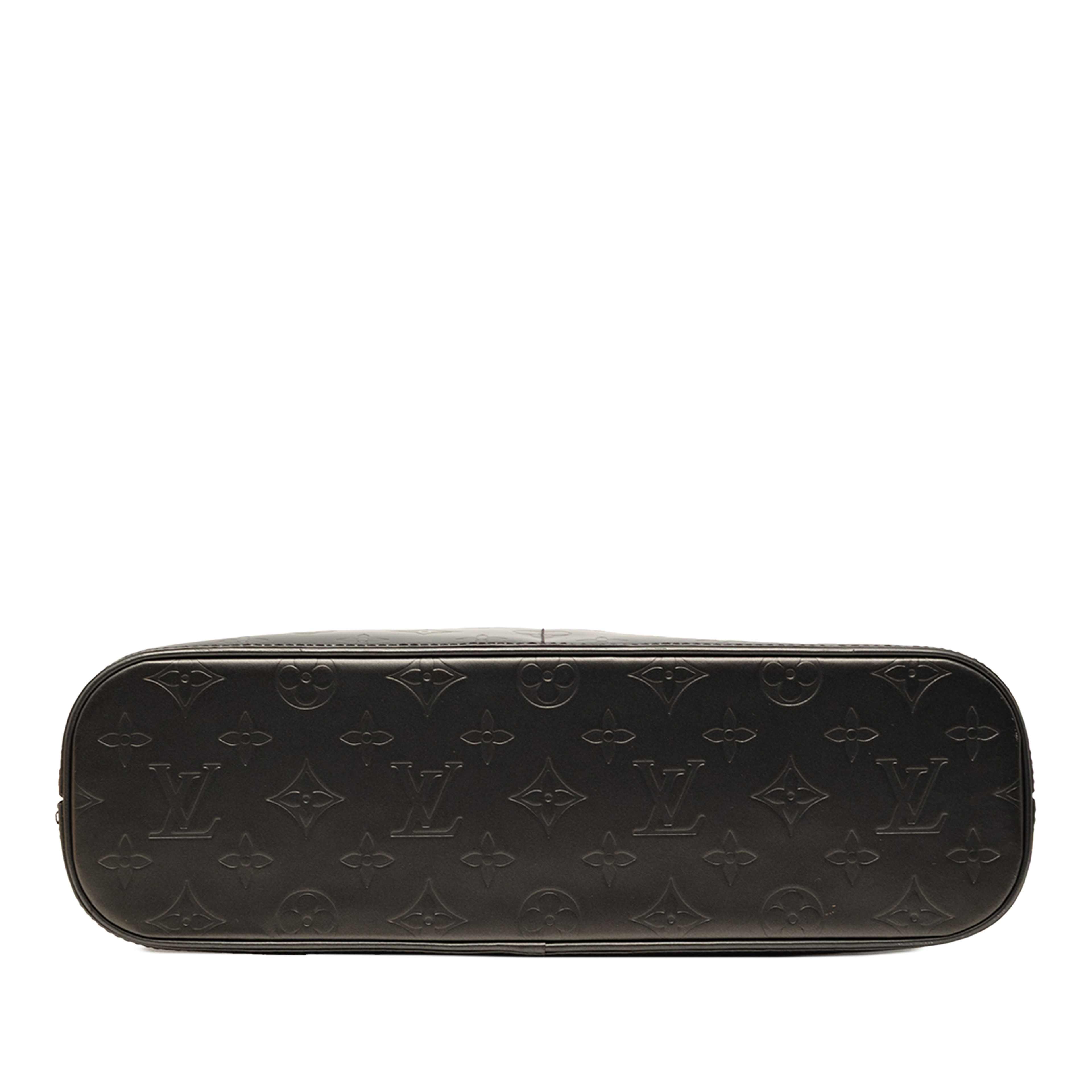 Louis Vuitton Monogram Mat Sutter, från Luxclusif, i färgen dark gray. Klicka för att öppna bilden i stort format
