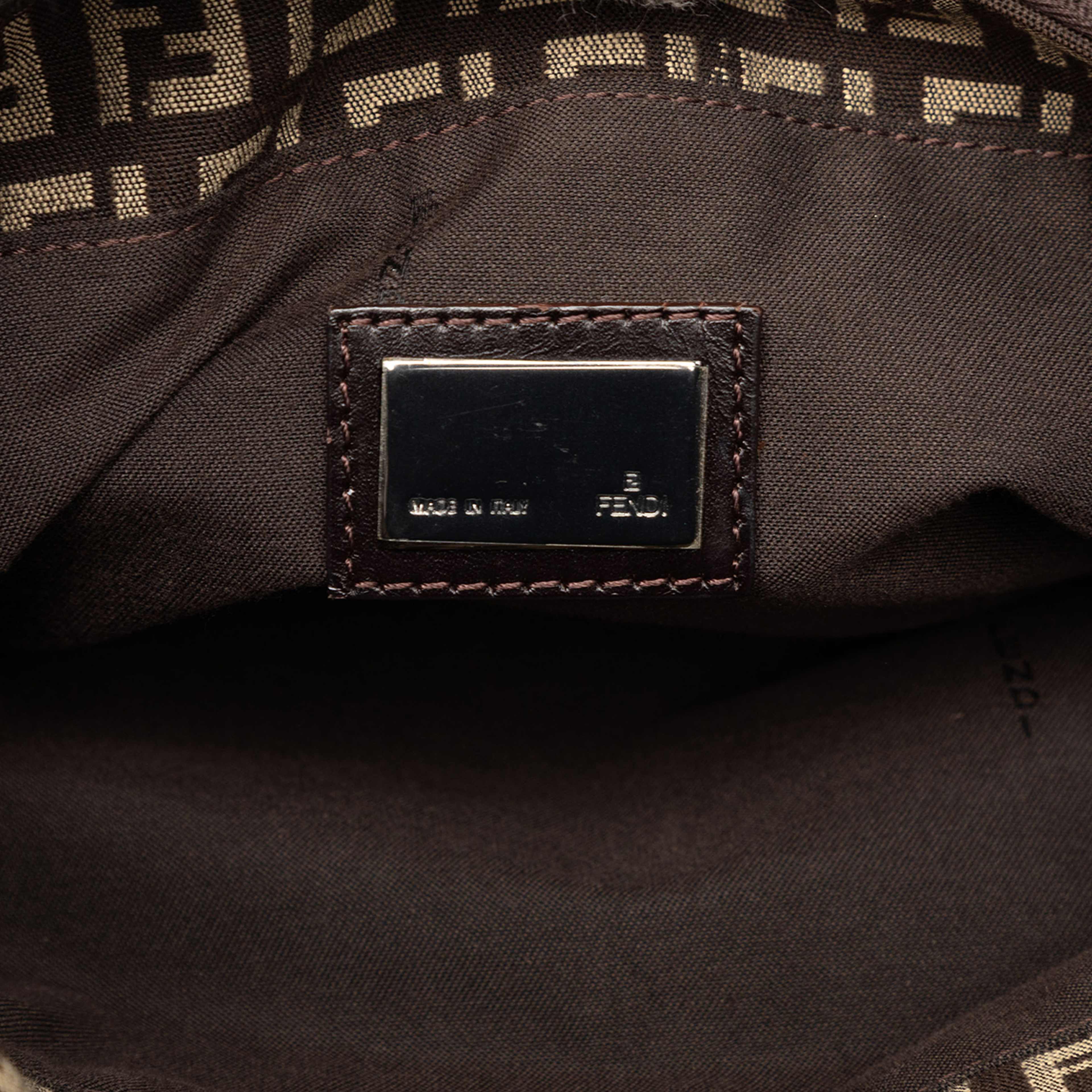 Fendi Zucchino Canvas Tote, från Luxclusif, i färgen brown. Klicka för att öppna bilden i stort format