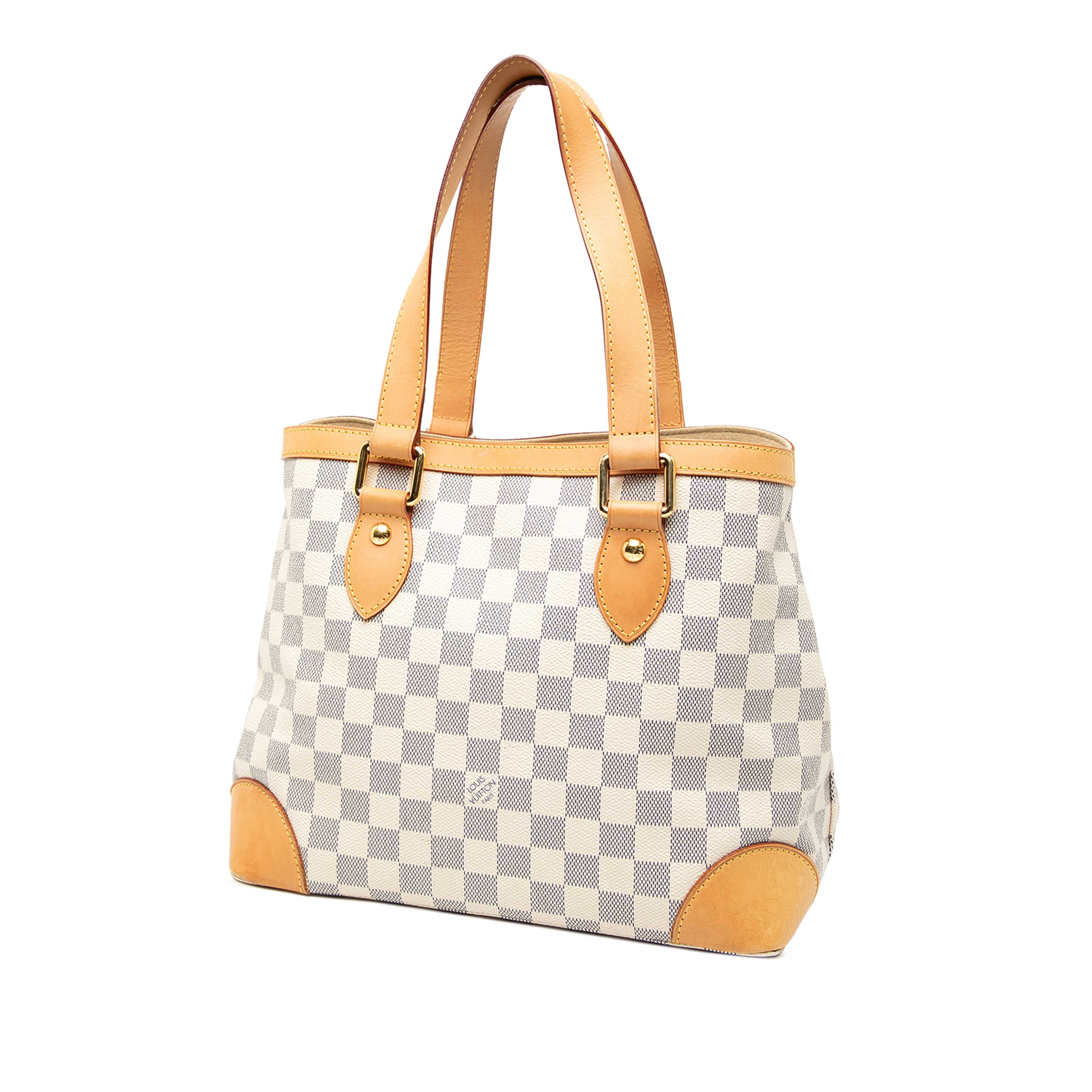 Louis Vuitton Damier Azur Hampstead Pm, från Luxclusif, i färgen white. Klicka för att öppna bilden i stort format