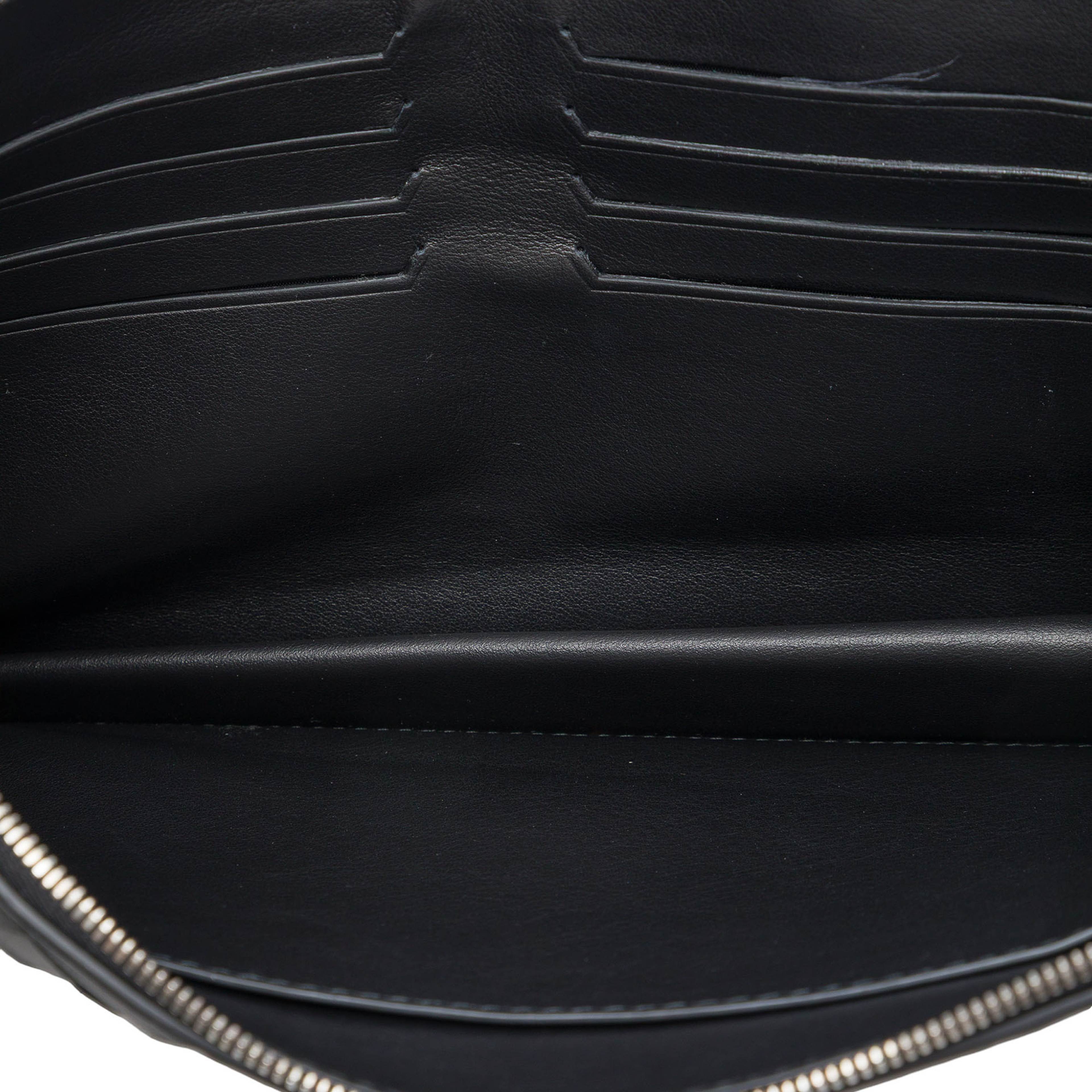 Bottega Veneta Nappa Intrecciato Belt Bag, från Luxclusif, i färgen svart. Klicka för att öppna bilden i stort format