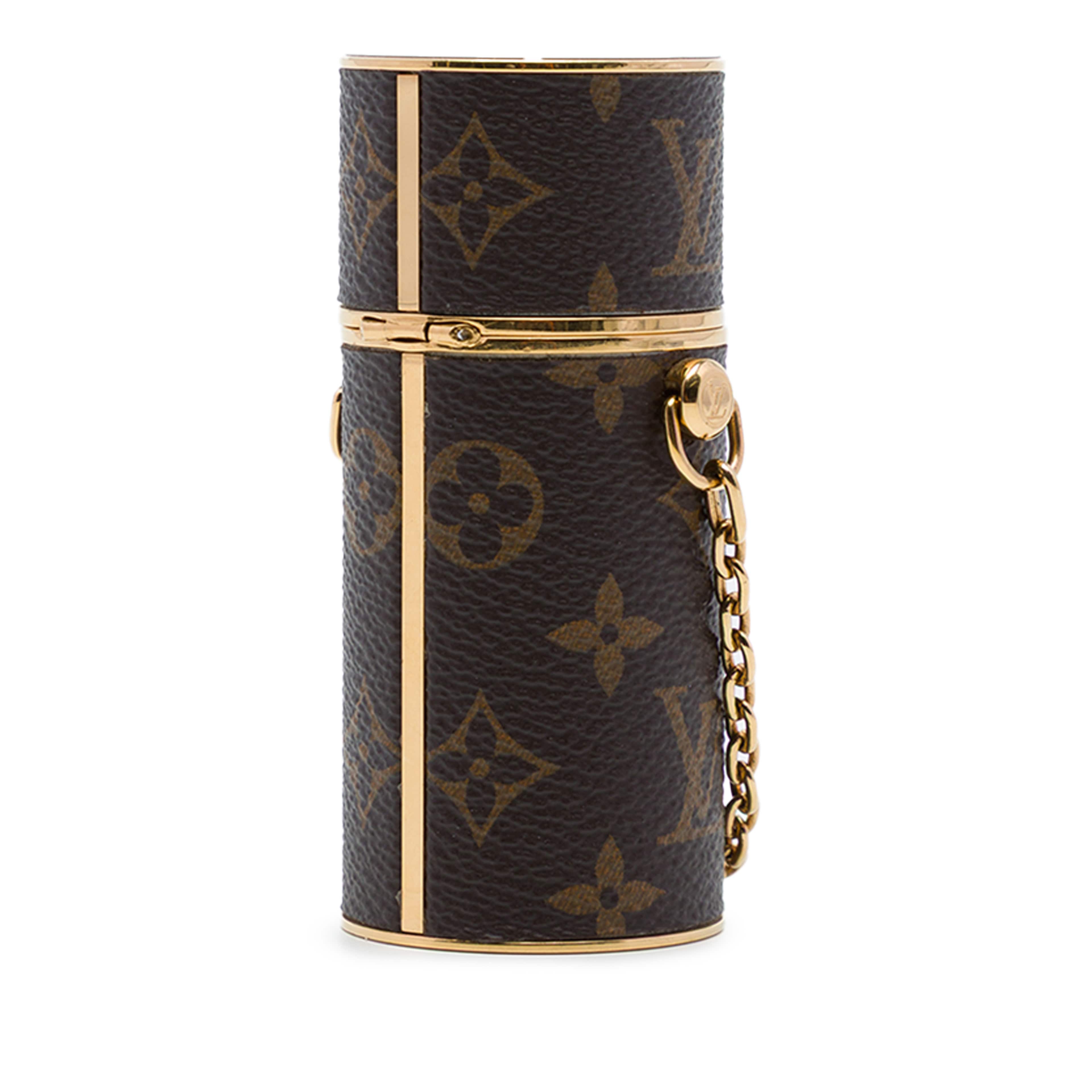 Louis Vuitton Monogram Lipstick Case, från Luxclusif, i färgen brun. Klicka för att öppna bilden i stort format