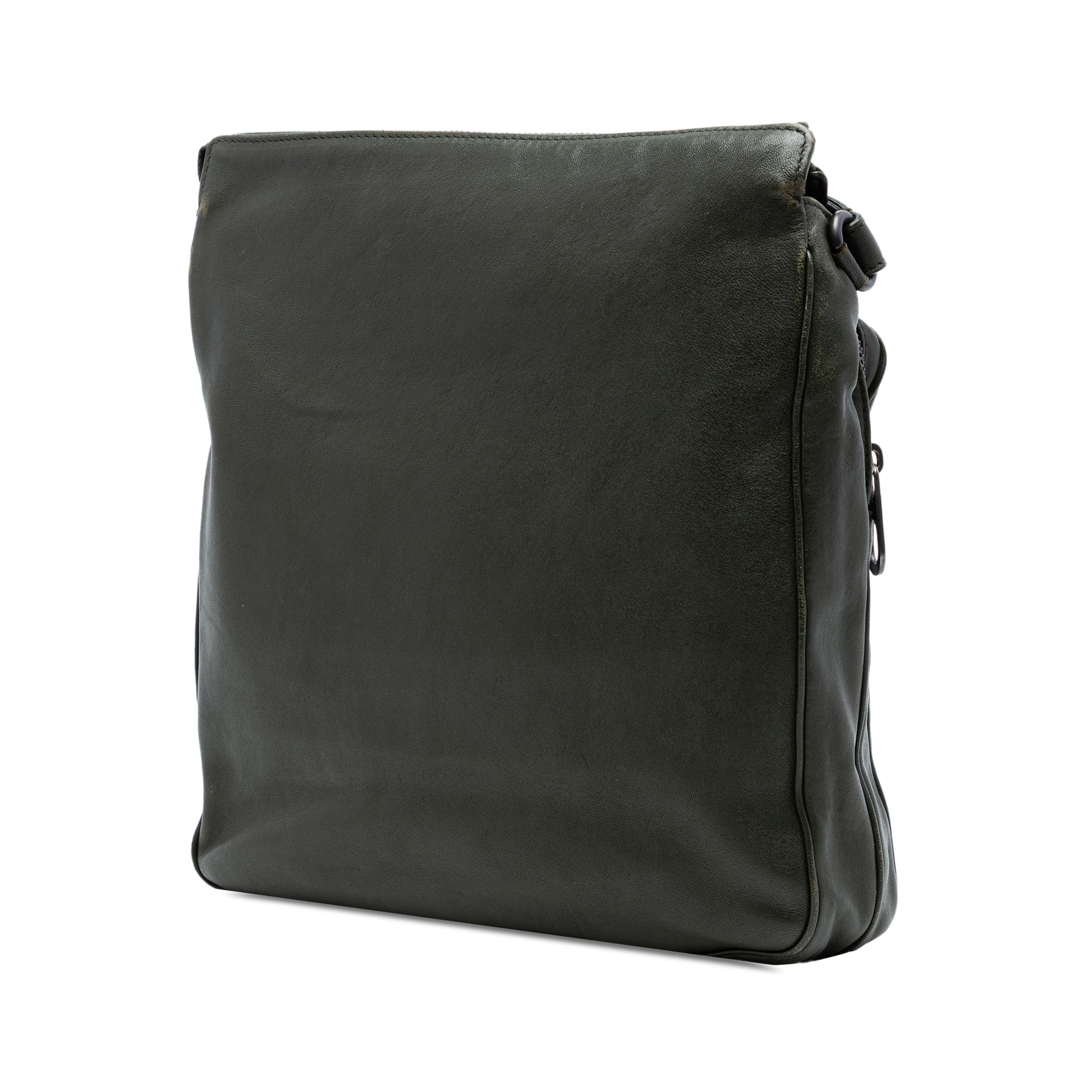 Bottega Veneta Intrecciato Trimmed Nappa Crossbody, från Luxclusif, i färgen dark green. Klicka för att öppna bilden i stort format