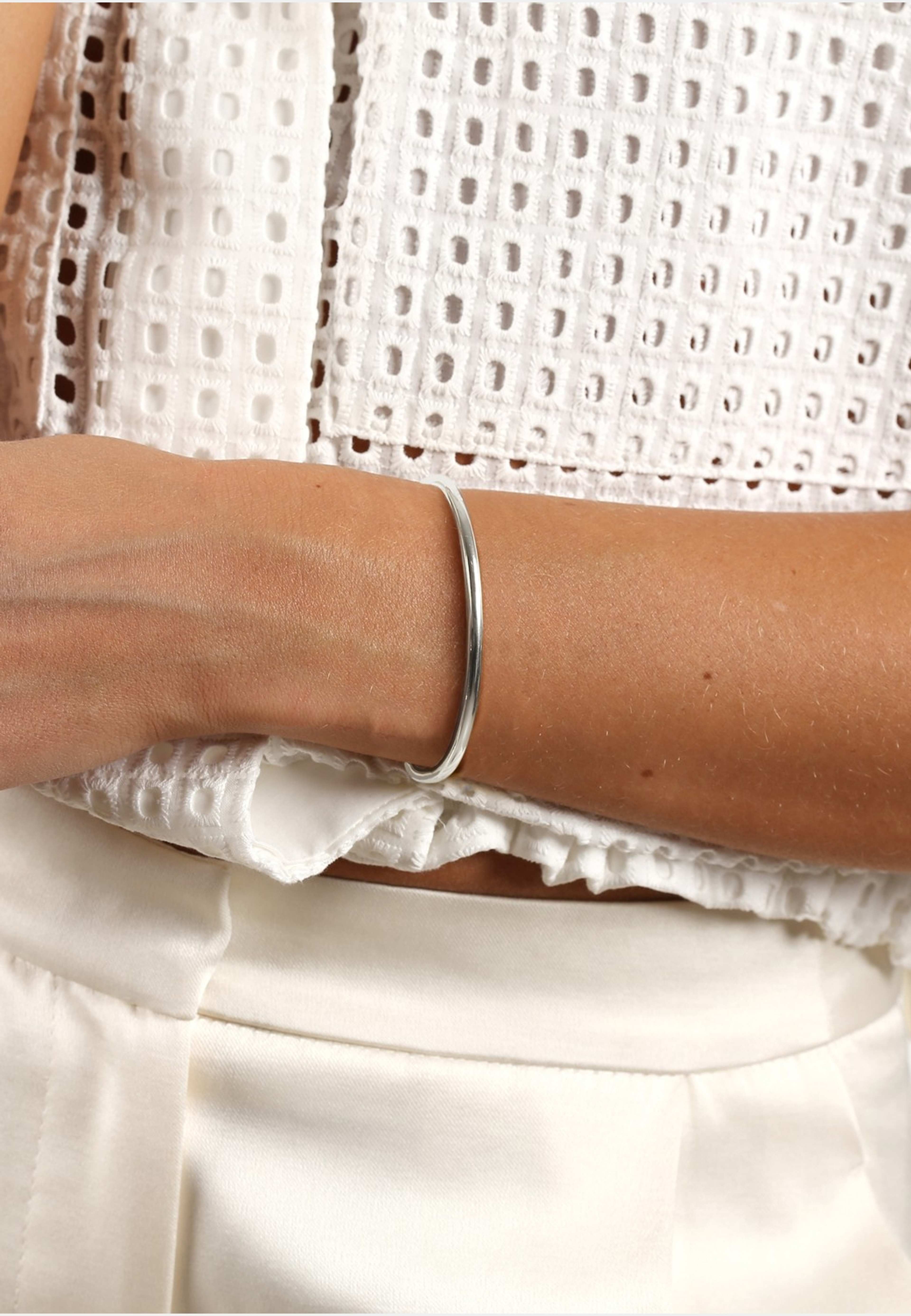 Domino Thin Oval Brace