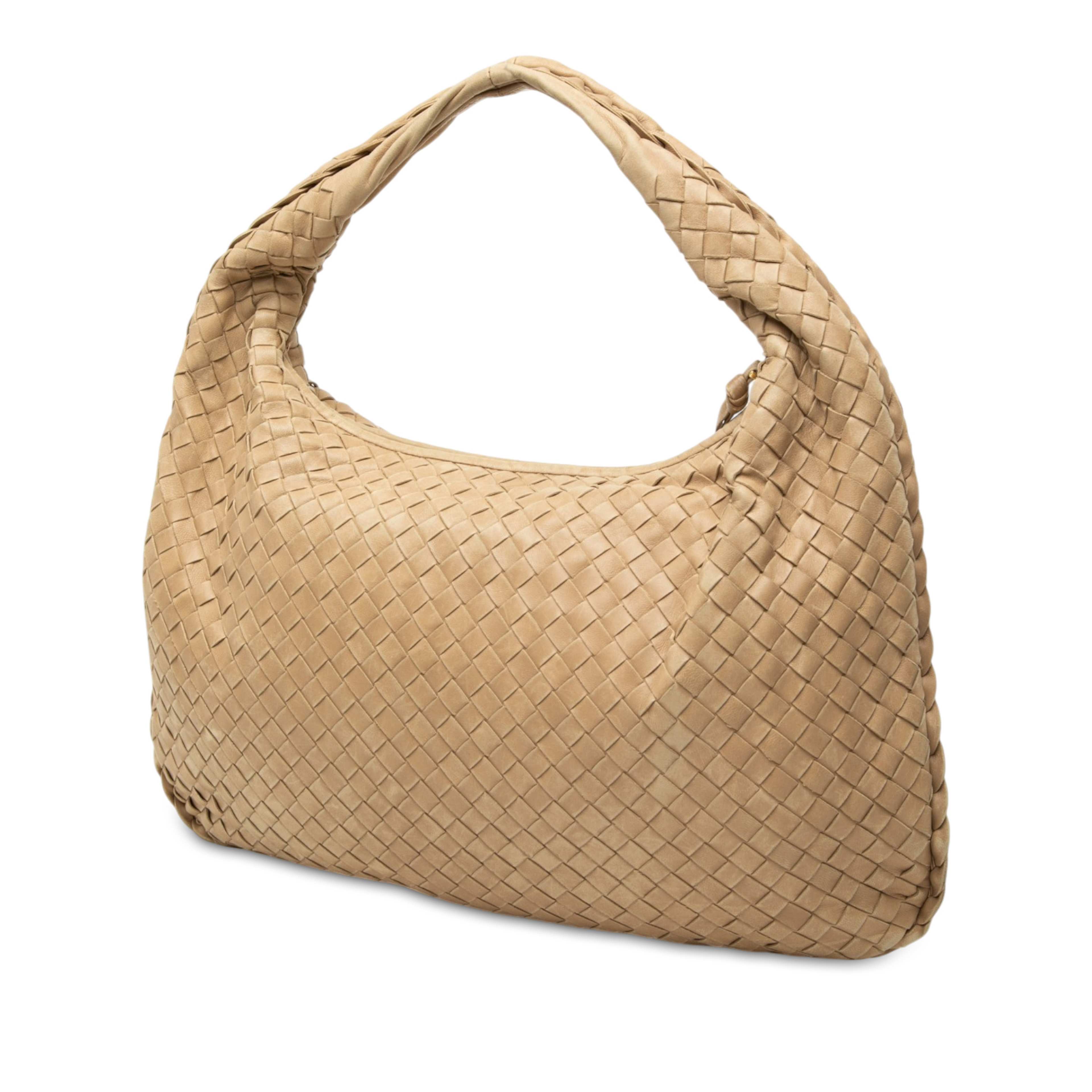 Bottega Veneta Small Nappa Intrecciato Veneta Hobo, från Luxclusif, i färgen beige. Klicka för att öppna bilden i stort format