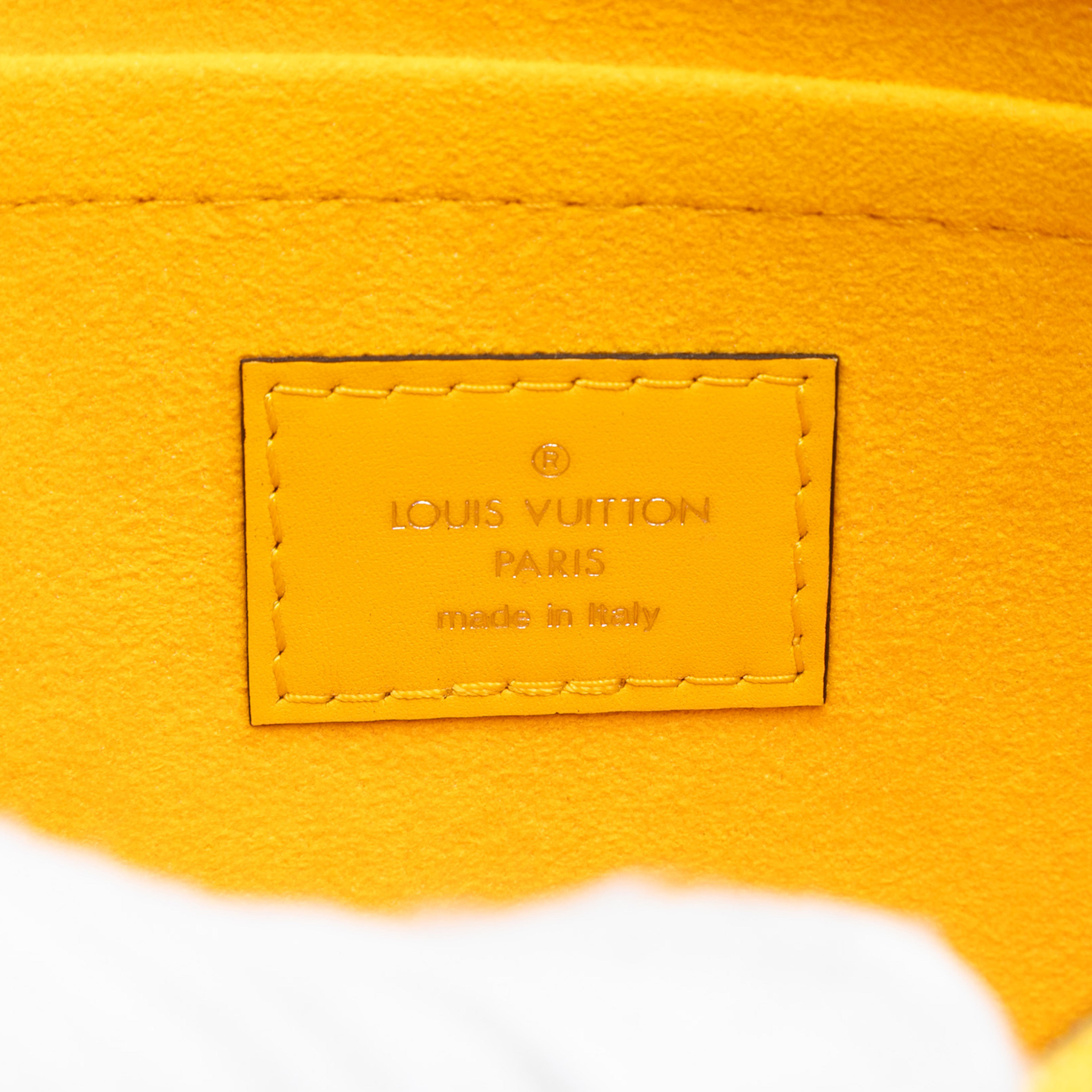 Louis Vuitton Epi Neverfull Pouch, från Luxclusif, i färgen yellow. Klicka för att öppna bilden i stort format