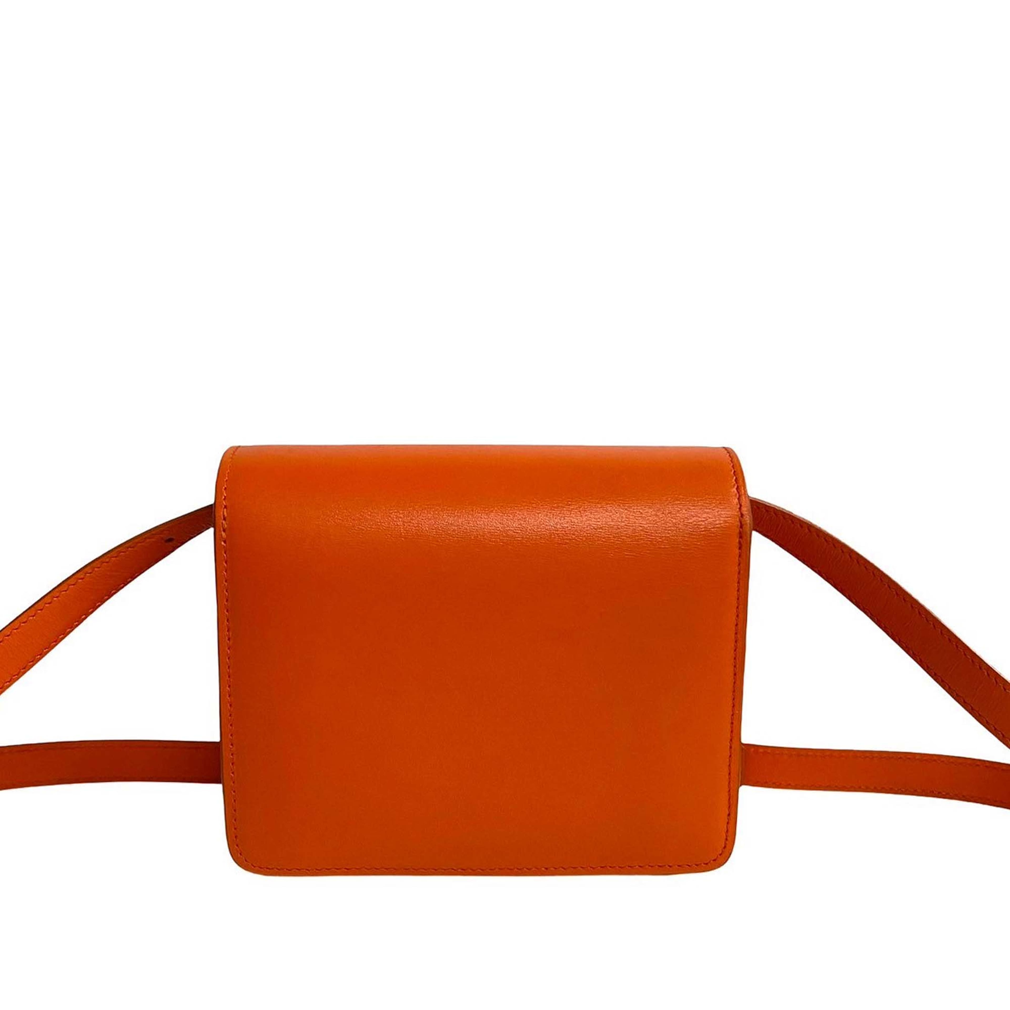 Celine Small Calfskin Classic Box, från Luxclusif, i färgen dark orange. Klicka för att öppna bilden i stort format
