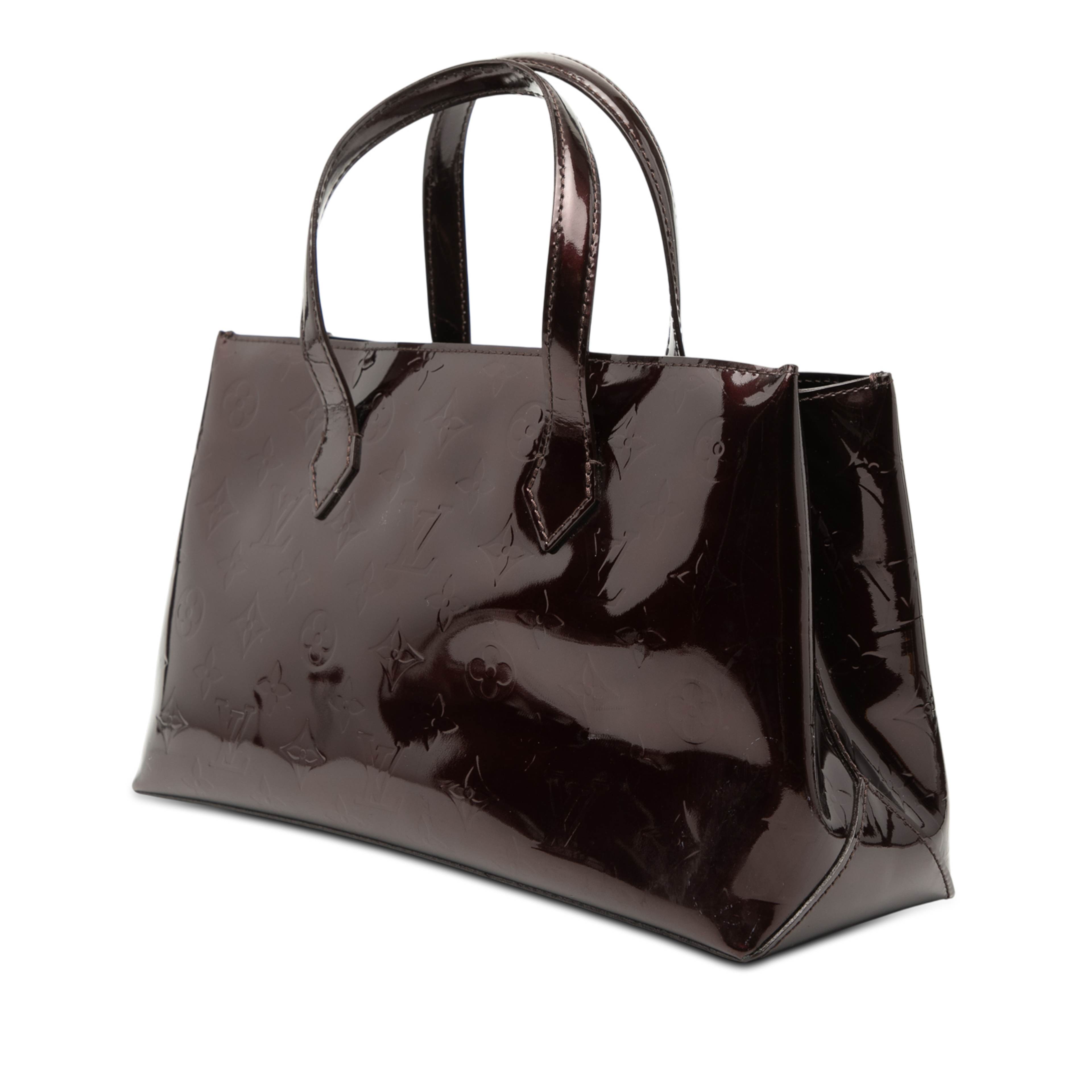 Louis Vuitton Monogram Vernis Wilshire Pm, från Luxclusif, i färgen purple. Klicka för att öppna bilden i stort format