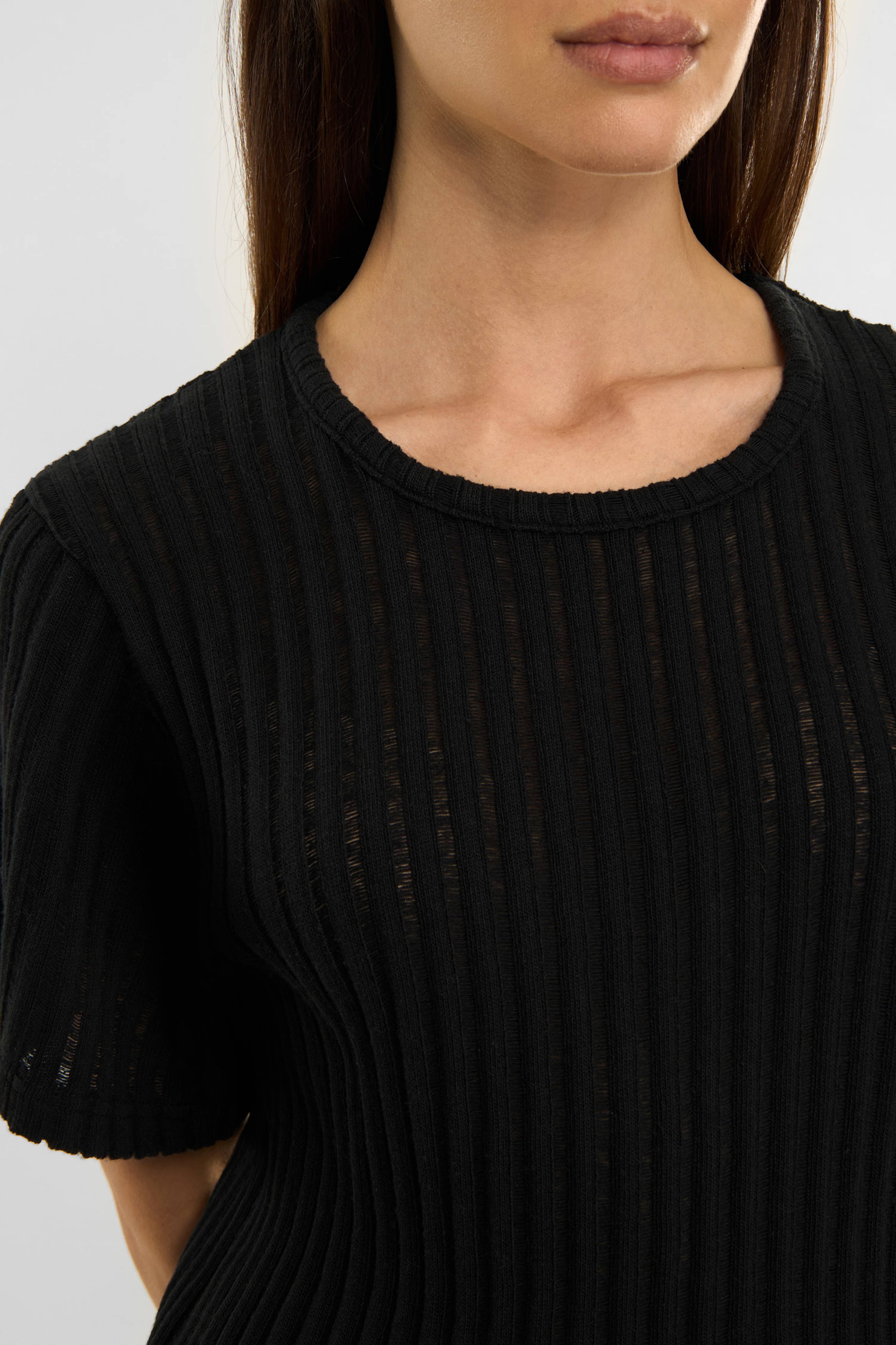 Henny, från ELVINE, i färgen black. Klicka för att öppna bilden i stort format