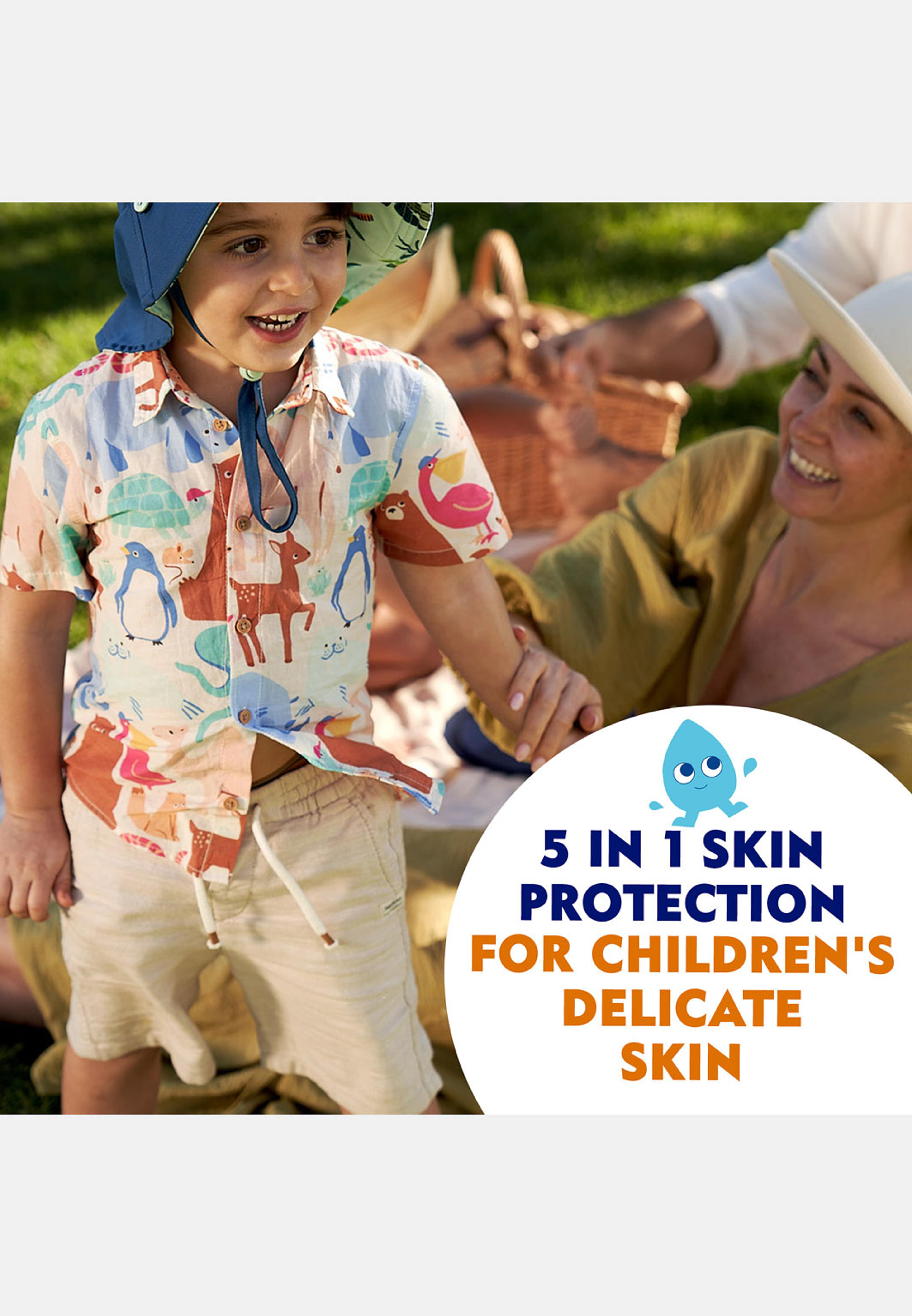 Solkräm barn Kids Sensitive Protect & Play Sun Spray SPF50+