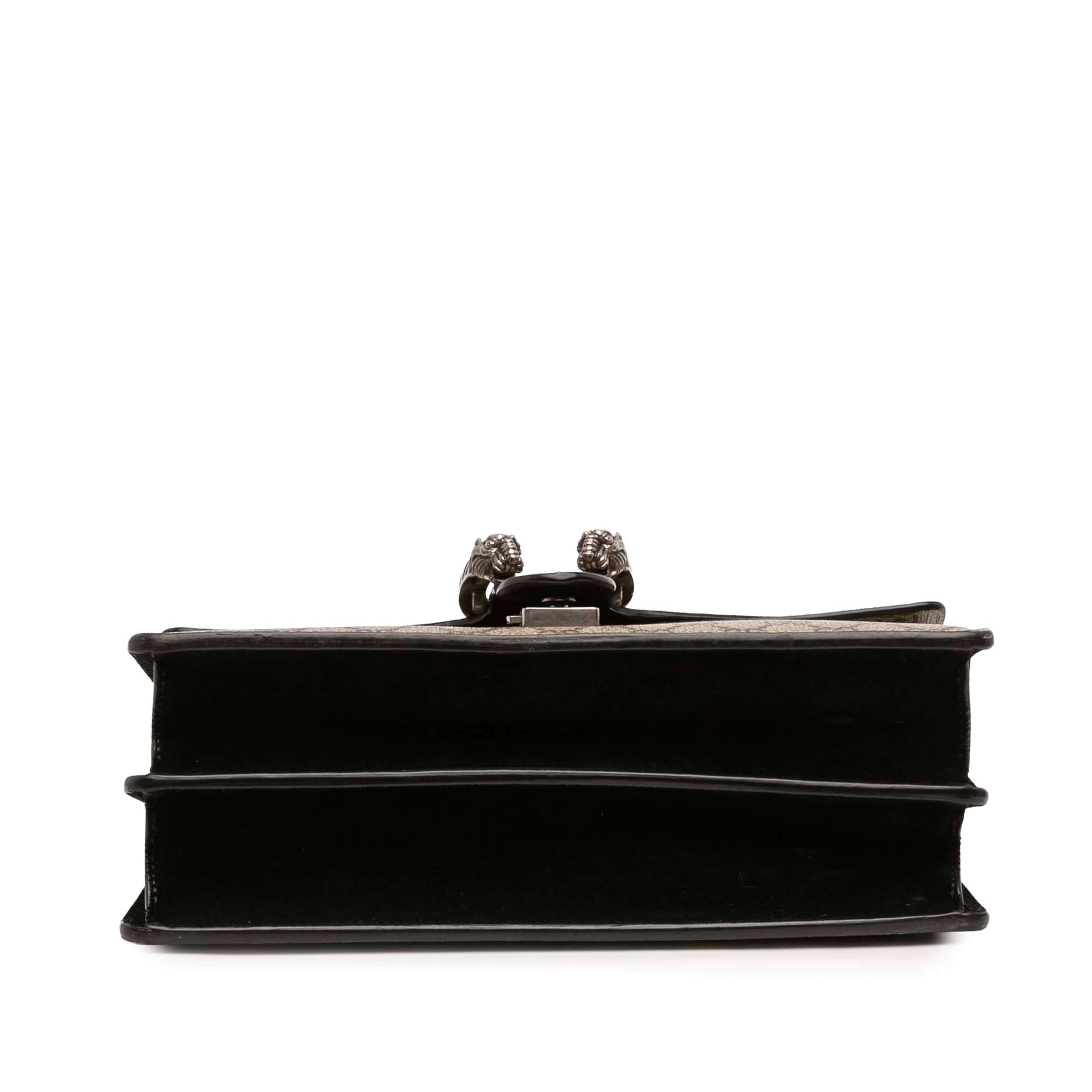 Gucci Medium Gg Supreme Dionysus Shoulder Bag, från Luxclusif, i färgen beige. Klicka för att öppna bilden i stort format