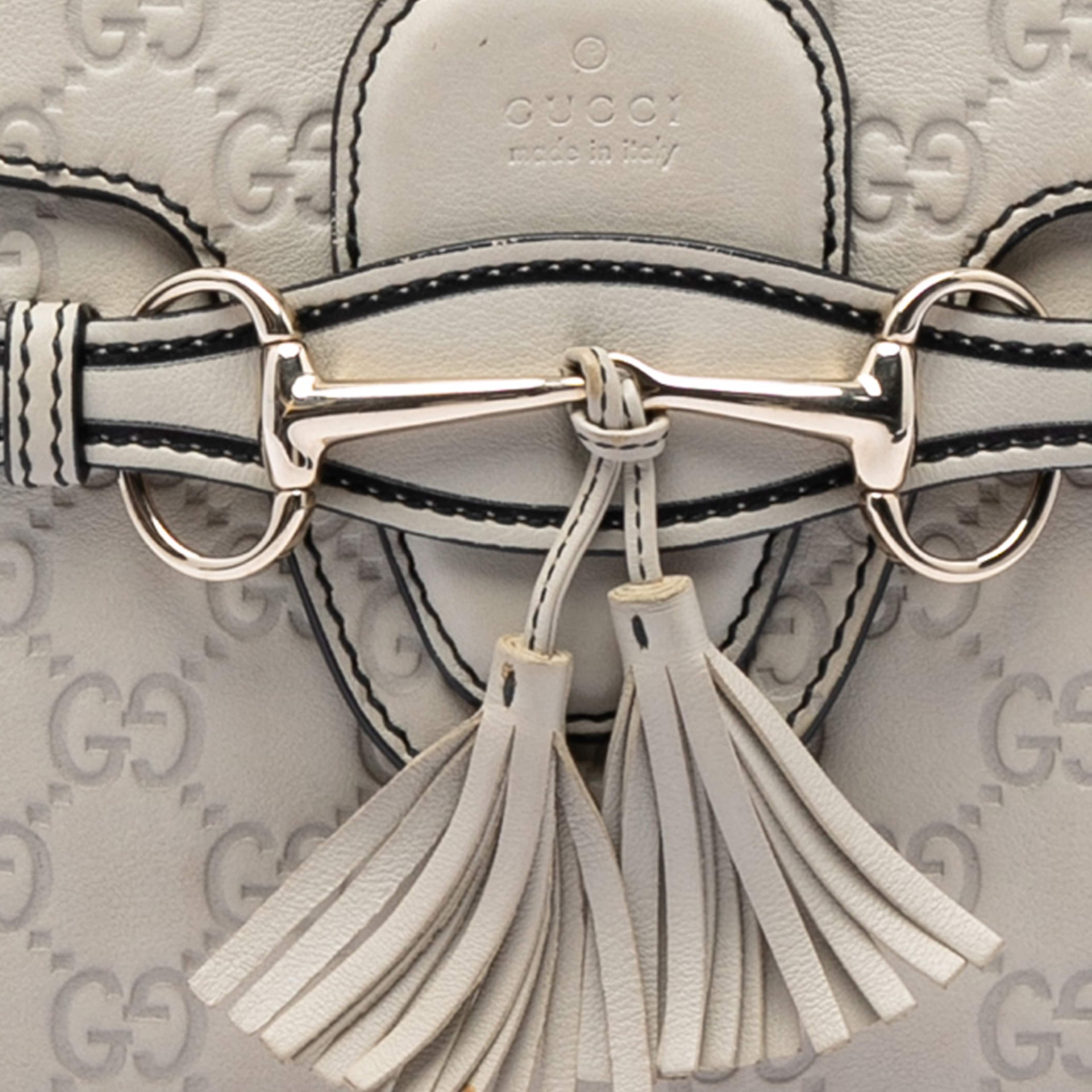 Gucci Medium Guccissima Emily Shoulder Bag, från Luxclusif, i färgen light gray. Klicka för att öppna bilden i stort format