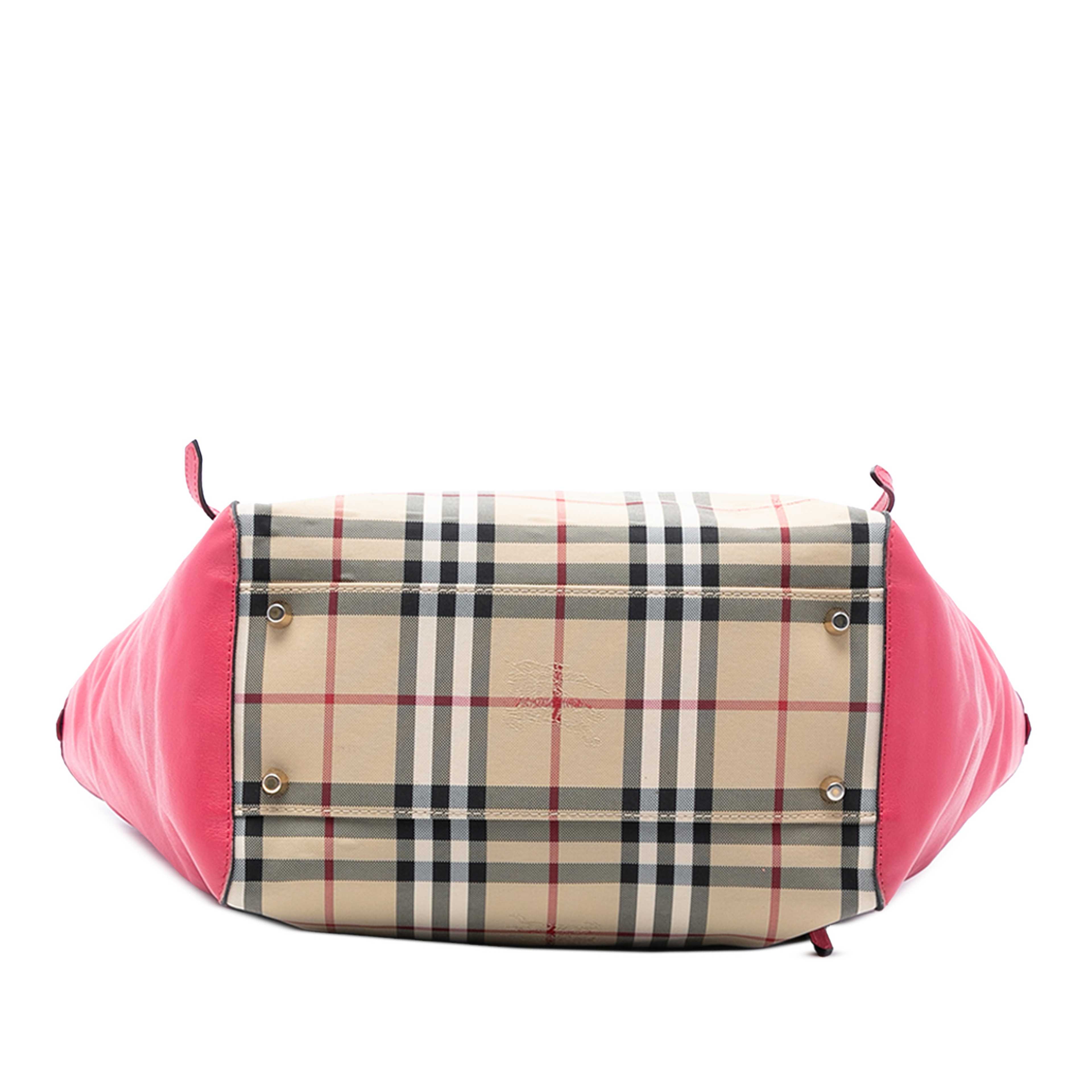 Burberry Small Haymarket Check Canvas And Leather Canterbury Tote, från Luxclusif, i färgen beige. Klicka för att öppna bilden i stort format