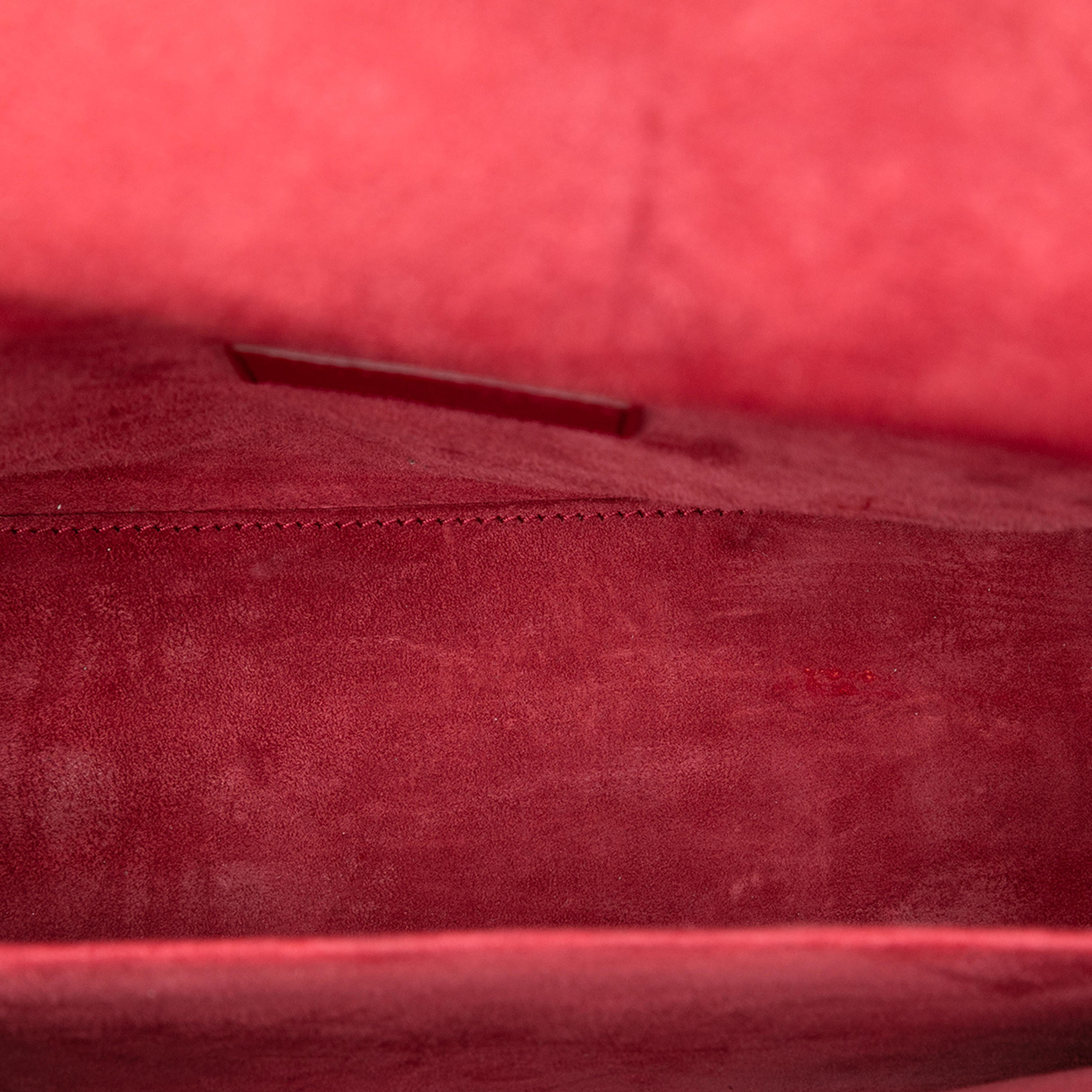 Dior Medium Lambskin Cannage Lady Dior, från Luxclusif, i färgen red. Klicka för att öppna bilden i stort format