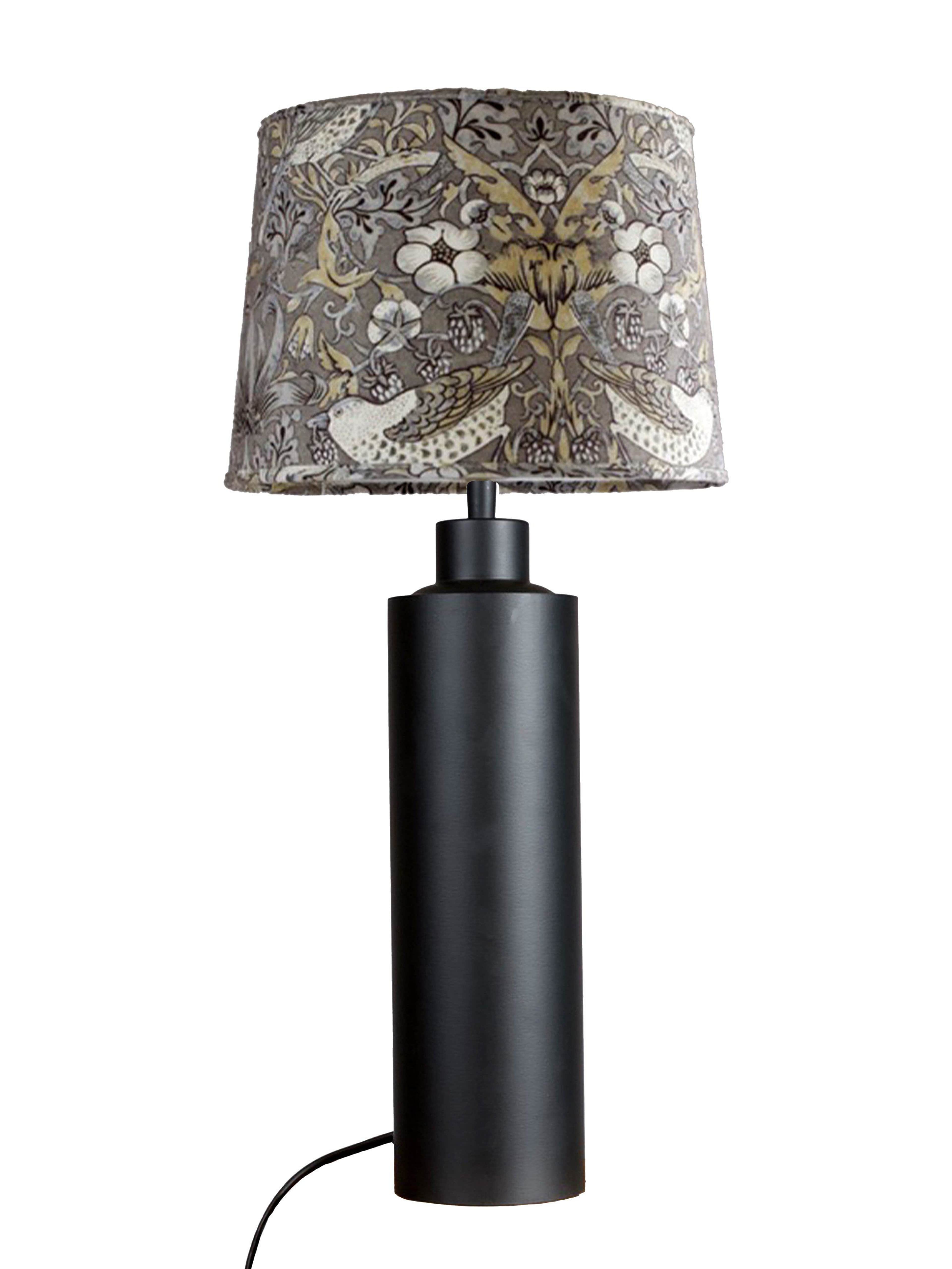 Solo Bordslampa Mönstrad, från PR Home, i färgen black. Klicka för att öppna bilden i stort format
