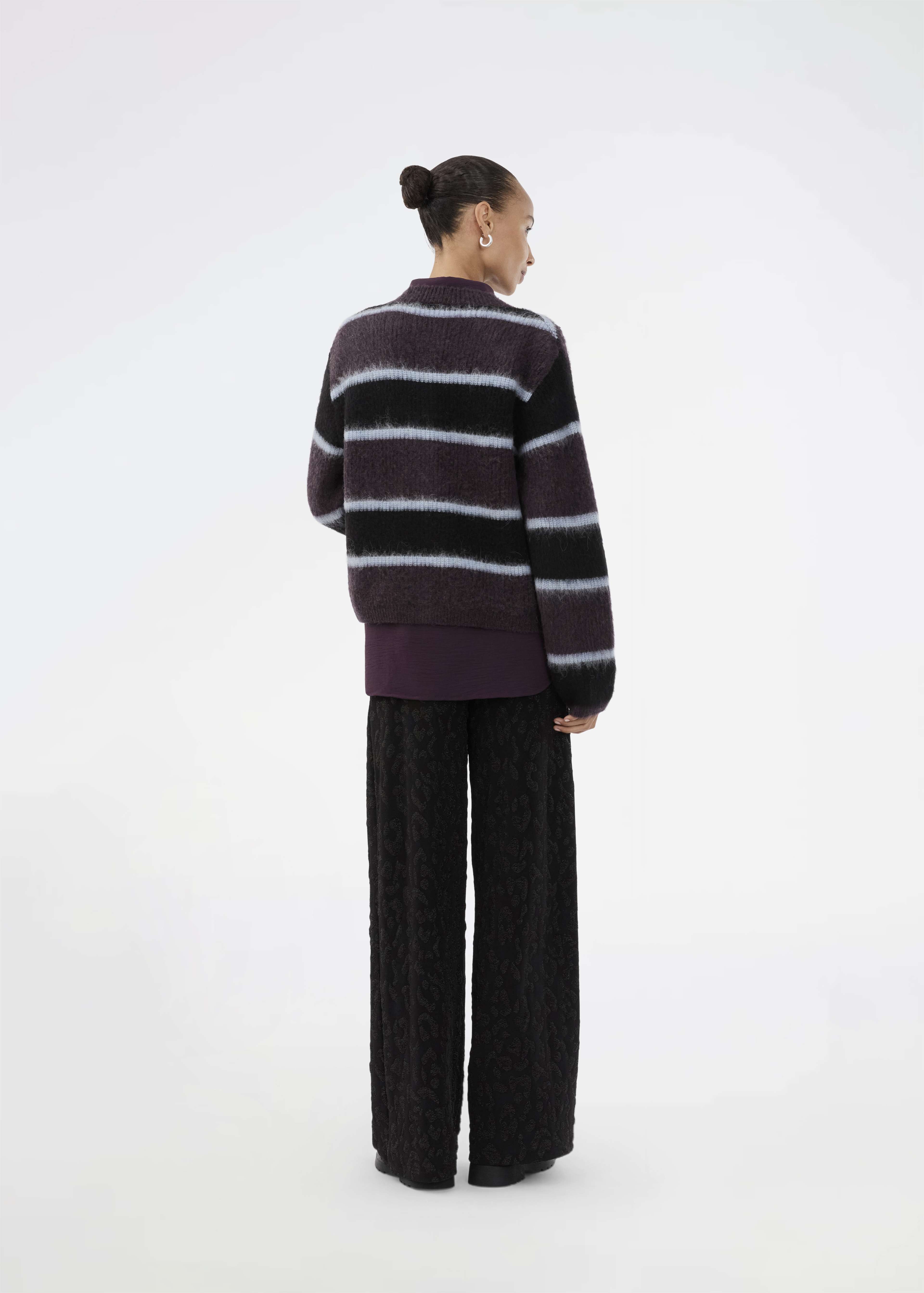 Rafaelmd Stripe Cardigan, från Modström, i färgen winter stripe. Klicka för att öppna bilden i stort format