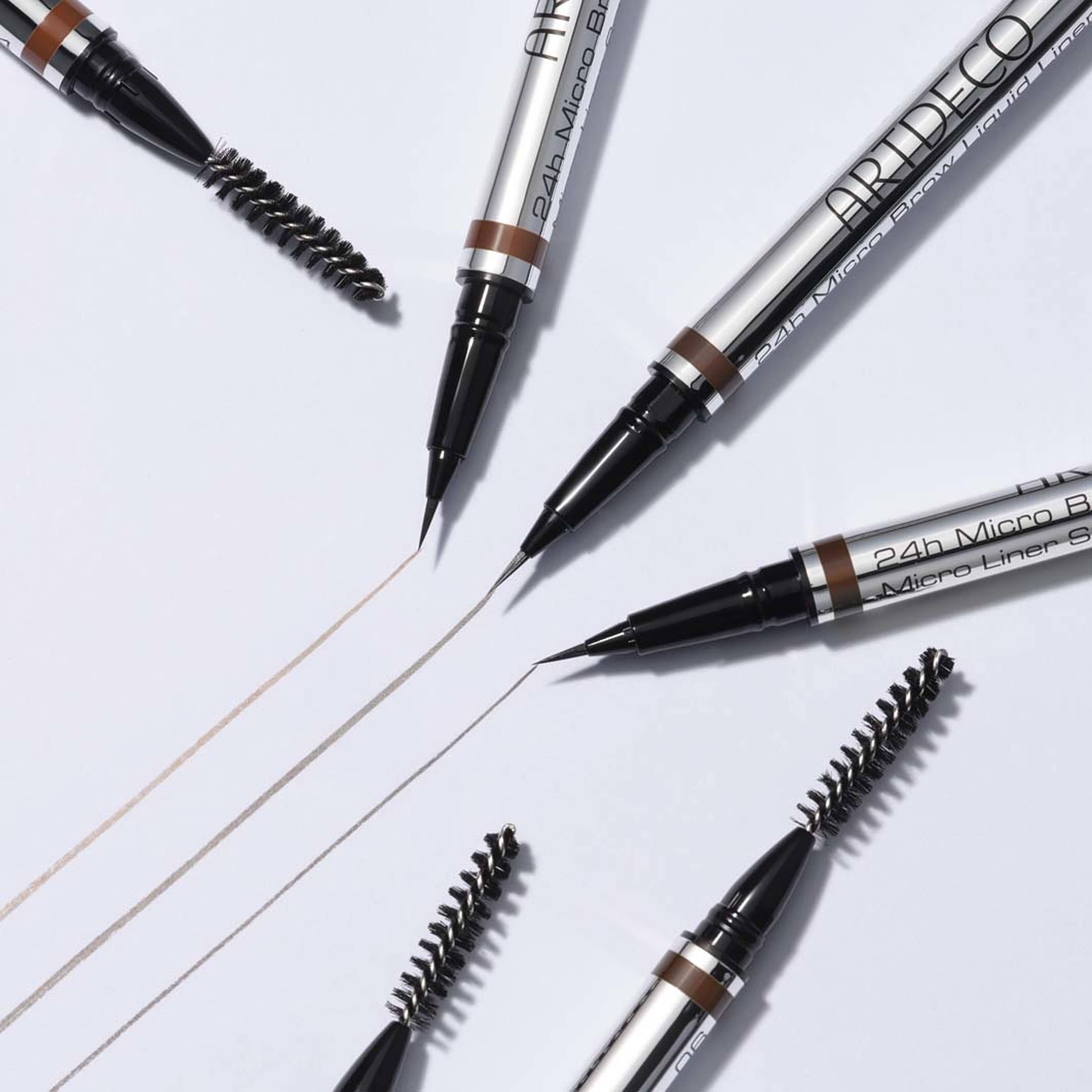 24h Micro Brow Liquid Liner, från ARTDECO, i färgen Dark Brown. Klicka för att öppna bilden i stort format