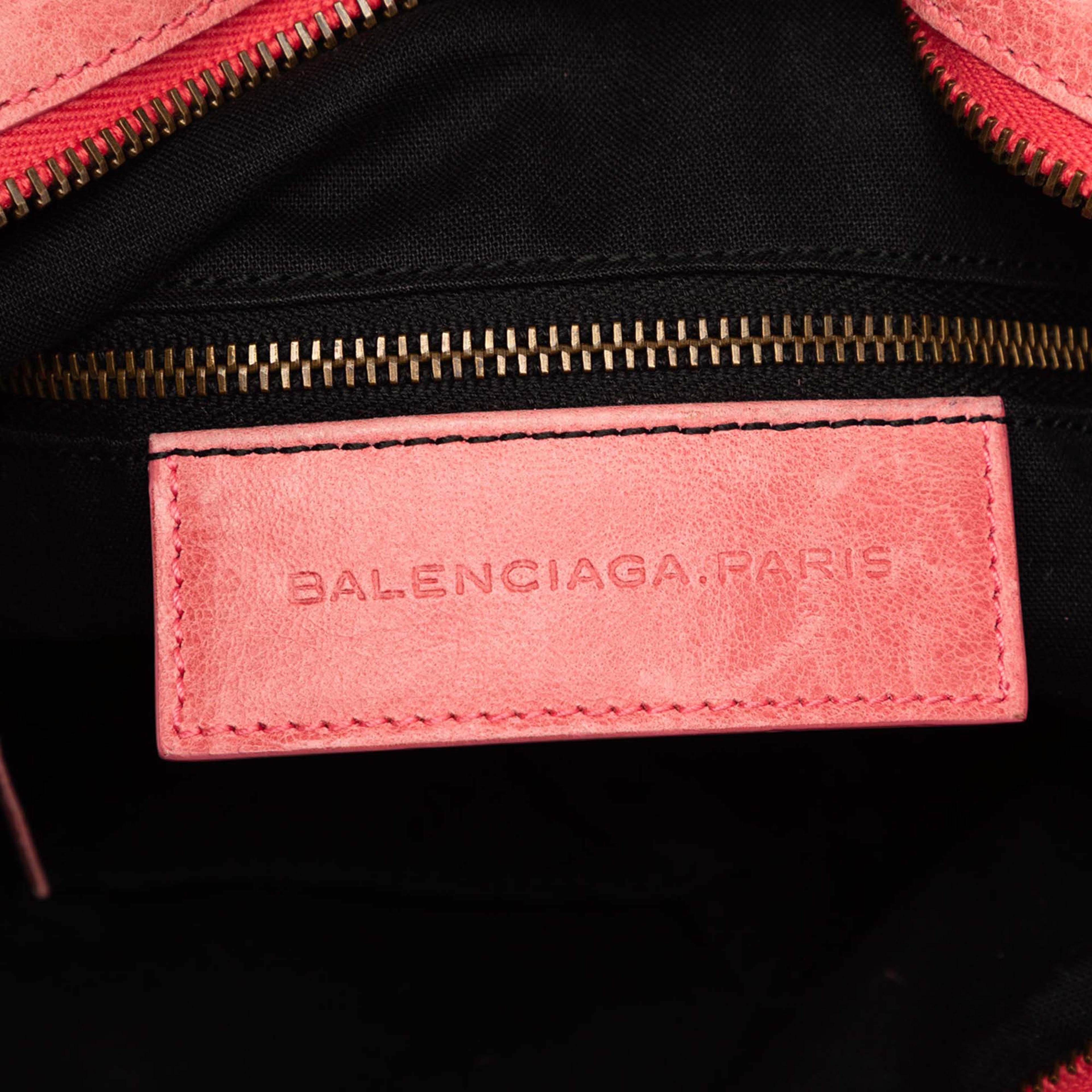 Balenciaga Lambskin Motocross Classic Town Satchel, från Luxclusif, i färgen blush. Klicka för att öppna bilden i stort format