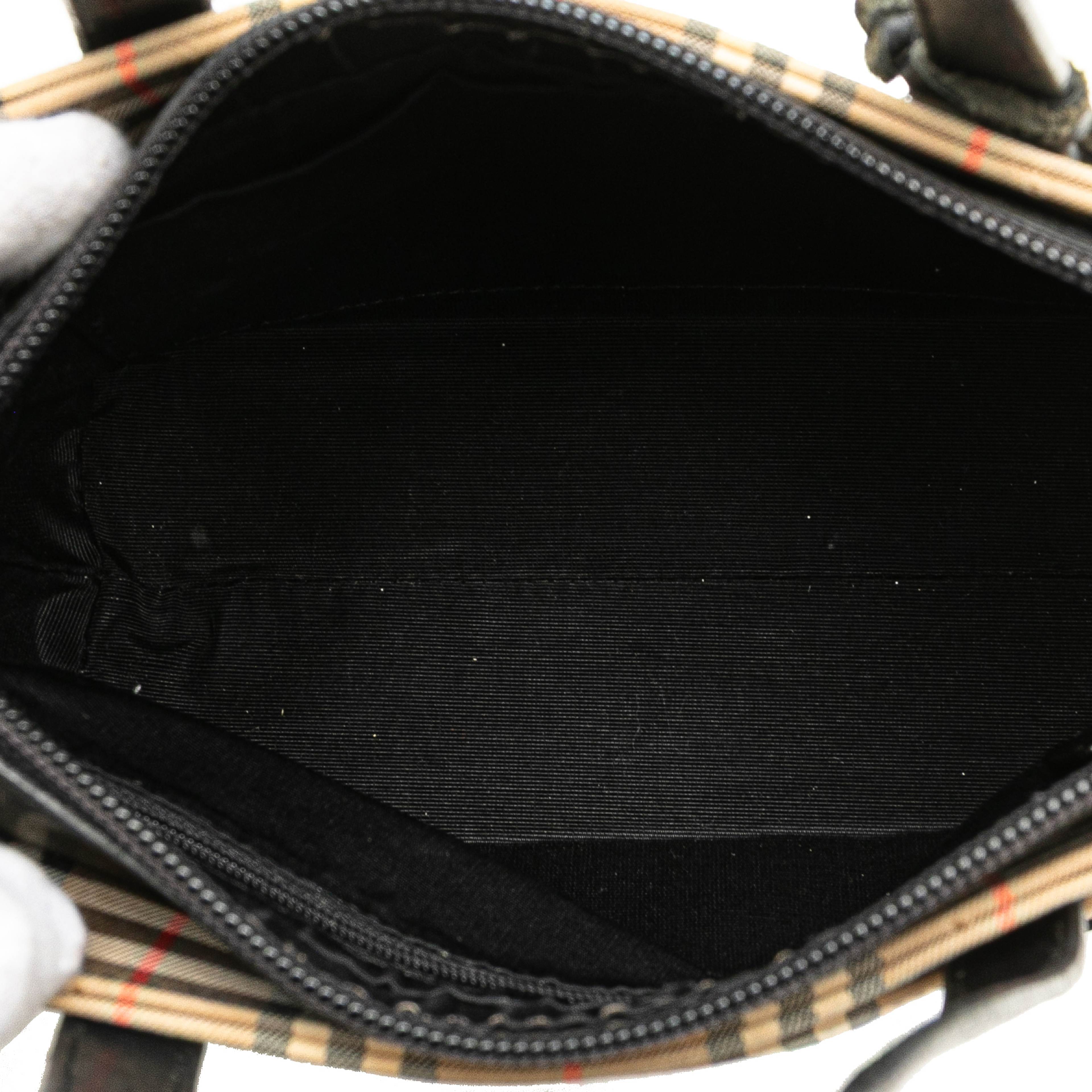 Burberry Haymarket Check Canvas Handbag, från Luxclusif, i färgen beige.