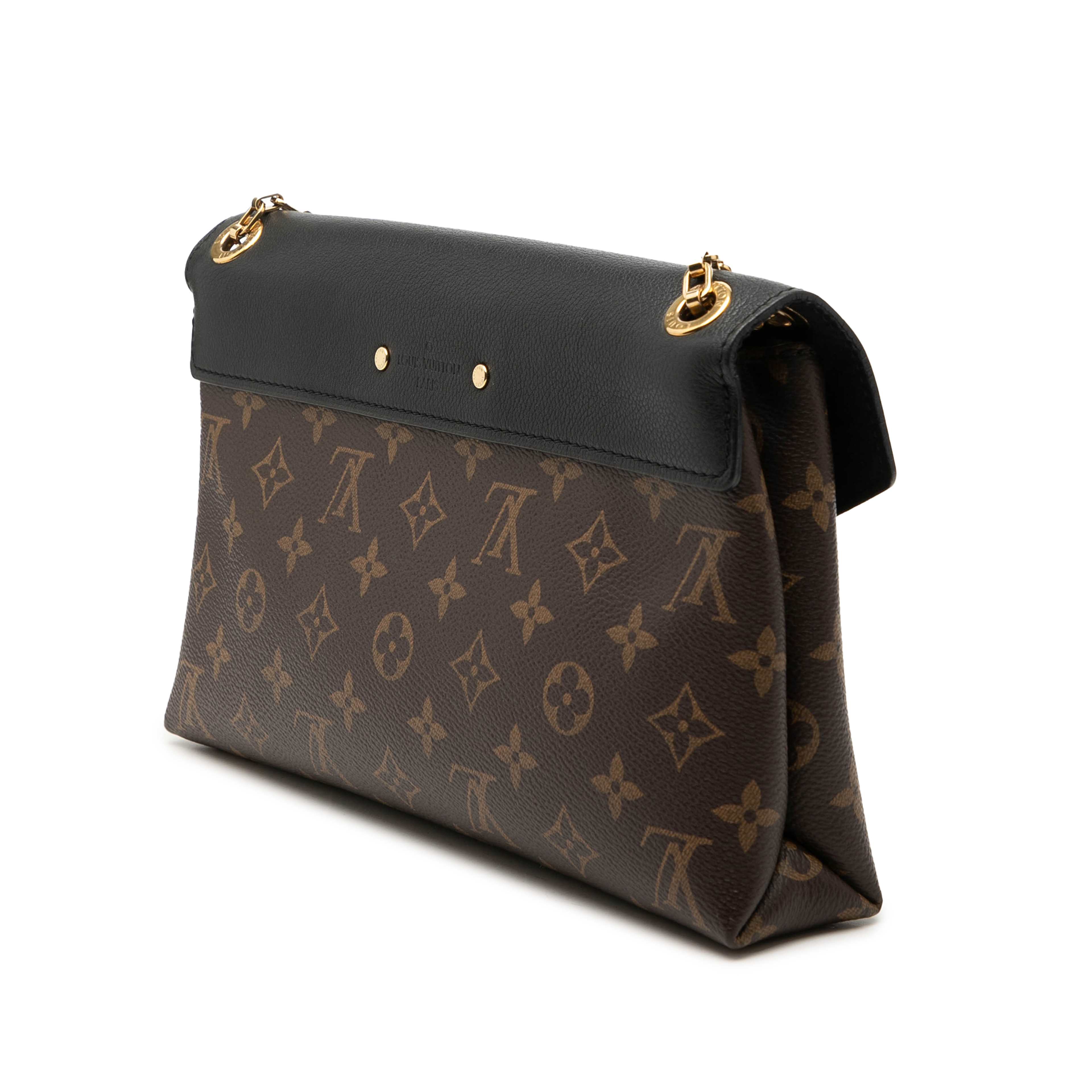 Louis Vuitton Monogram Pallas Chain, från Luxclusif, i färgen brown. Klicka för att öppna bilden i stort format