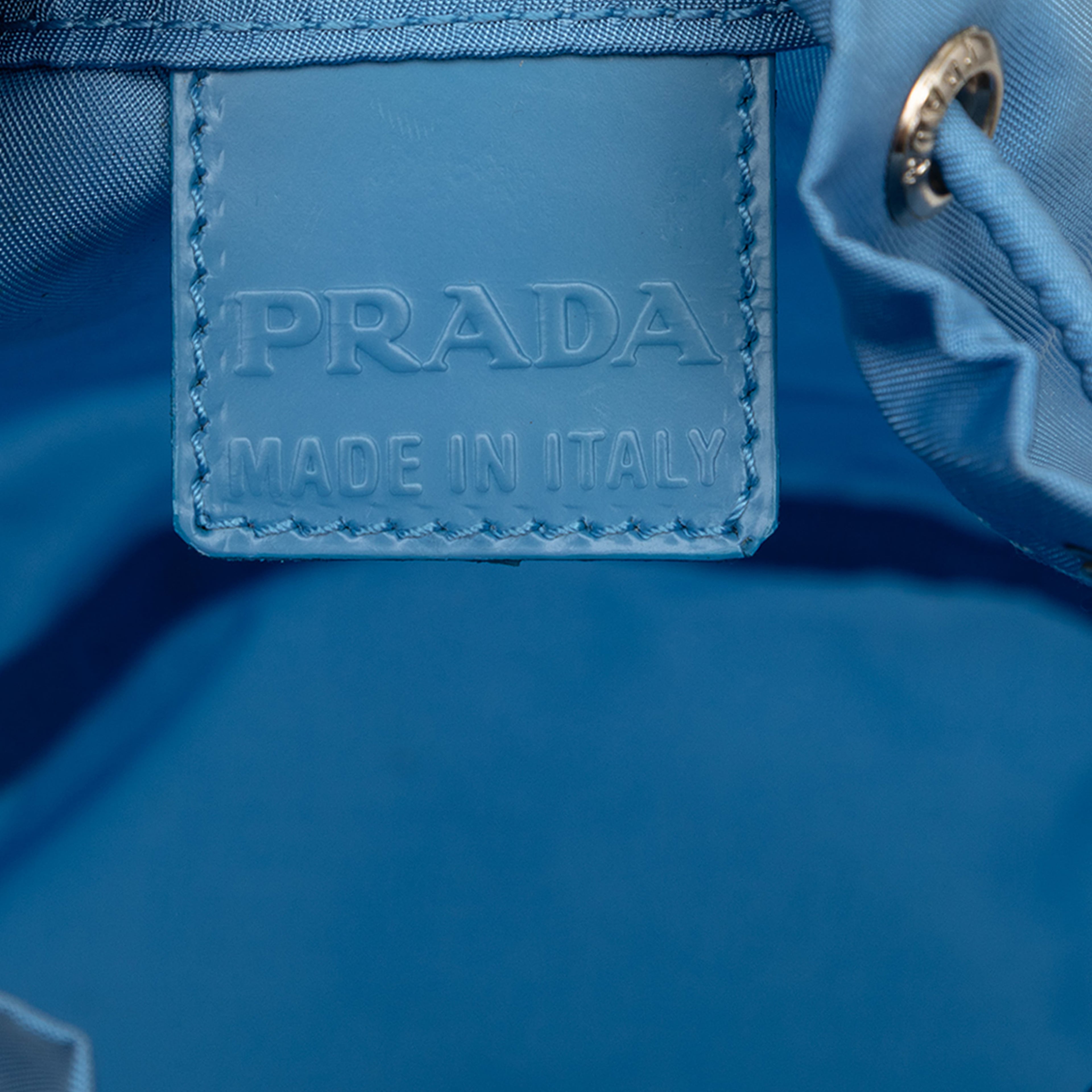 Prada Tessuto Drawstring Pouch, från Luxclusif, i färgen blå. Klicka för att öppna bilden i stort format