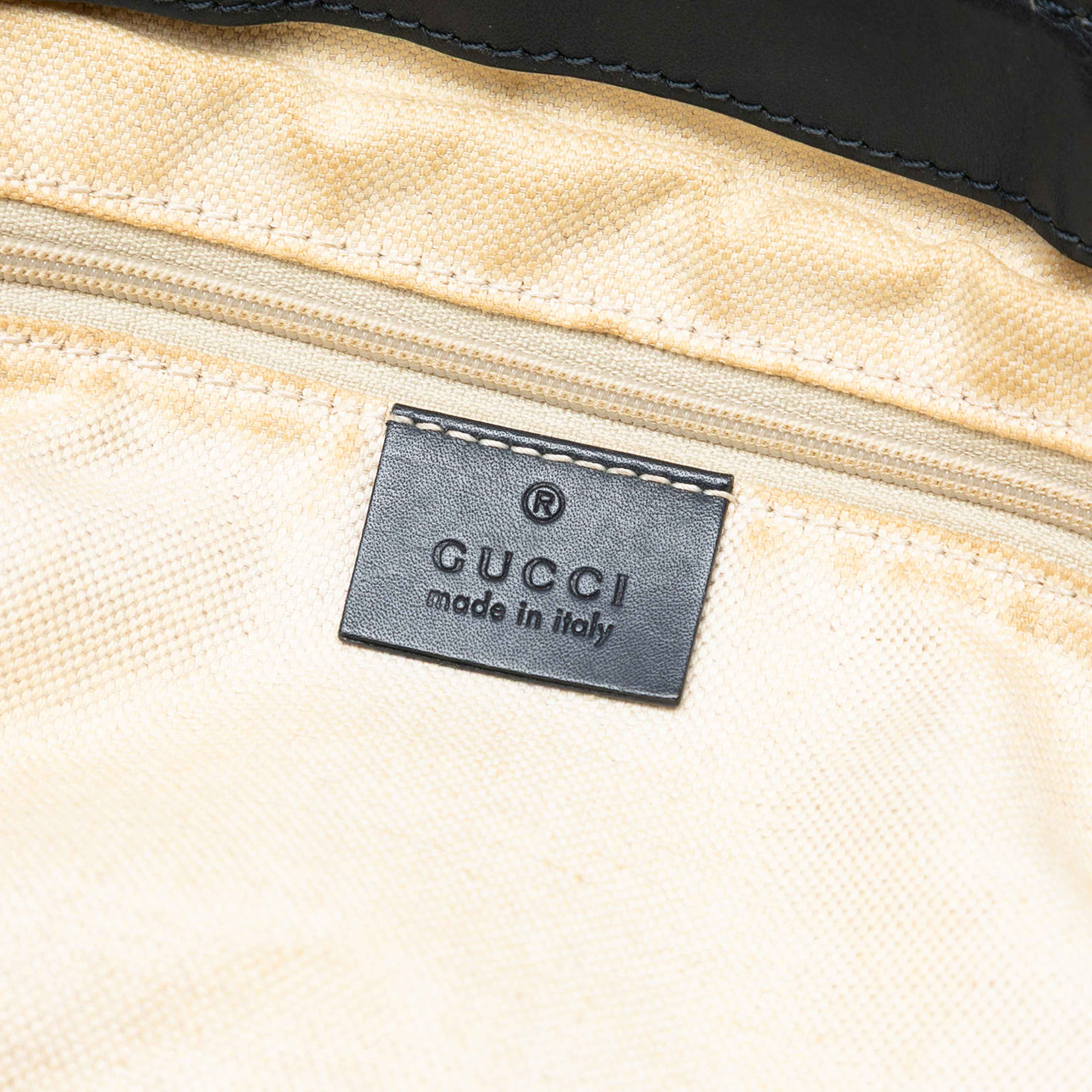 Gucci Gg Canvas Sukey Satchel, från Luxclusif, i färgen beige. Klicka för att öppna bilden i stort format