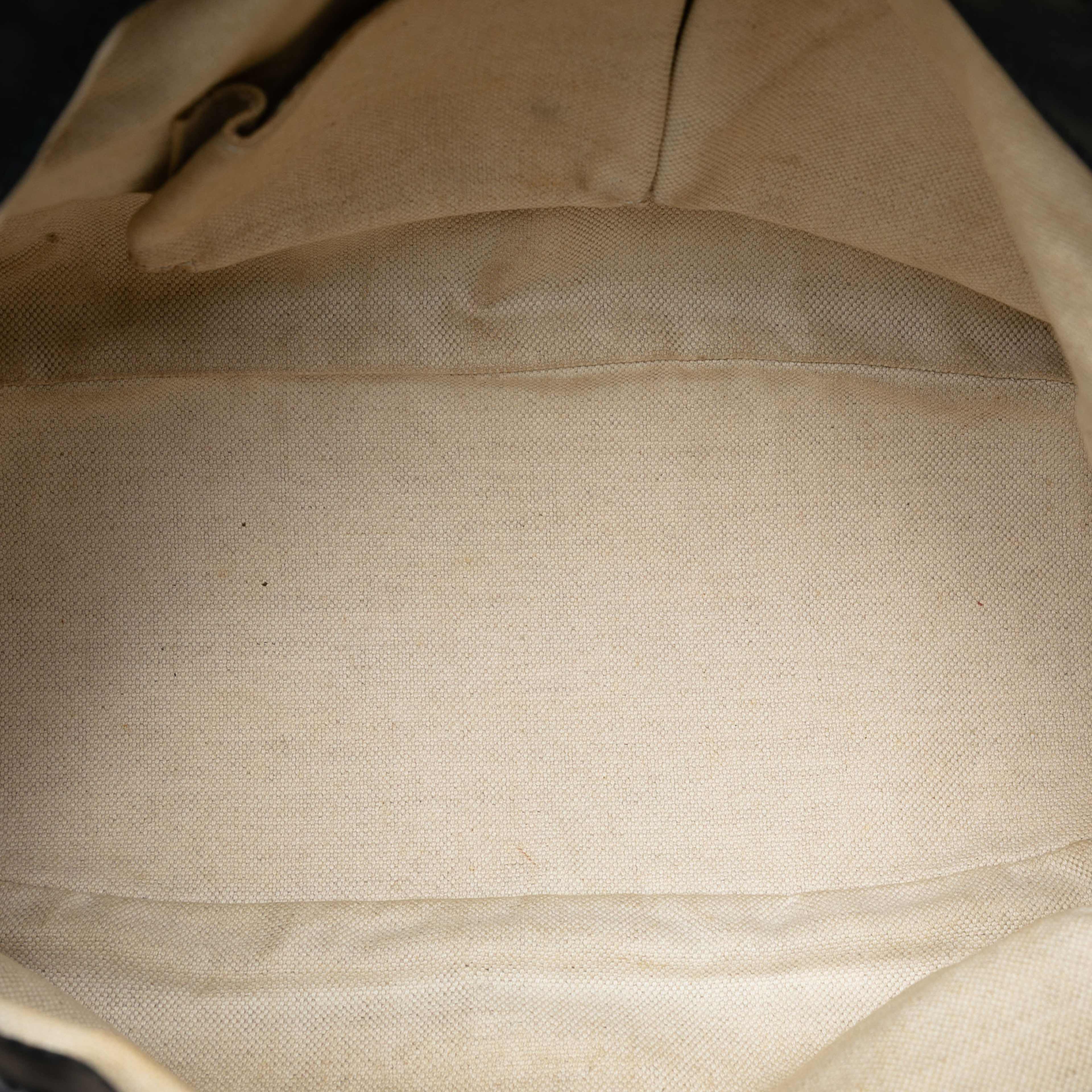 Gucci Gg Canvas Sukey Satchel, från Luxclusif, i färgen beige. Klicka för att öppna bilden i stort format