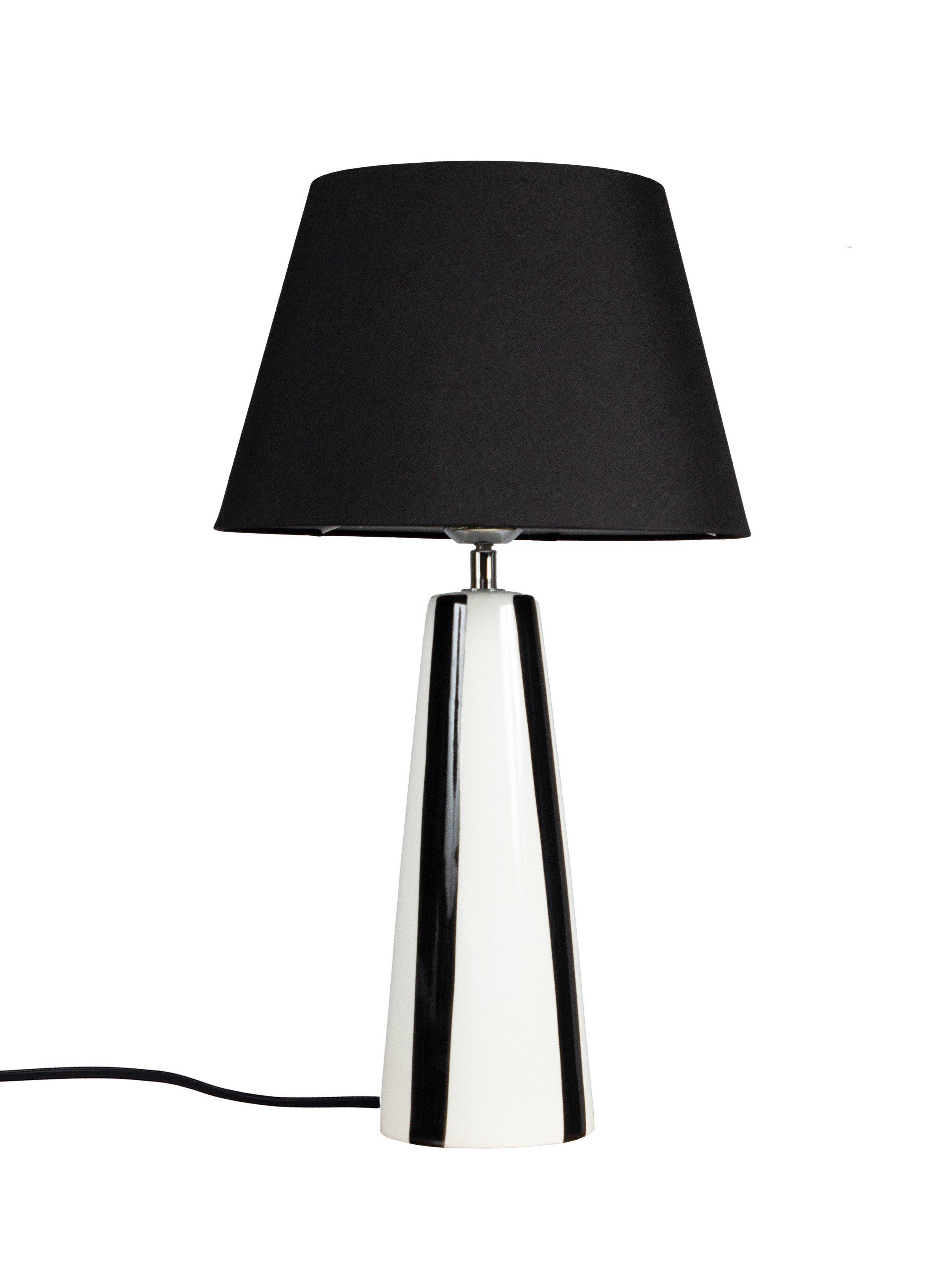 Leya Bordslampa, från PR Home, i färgen black. Klicka för att öppna bilden i stort format