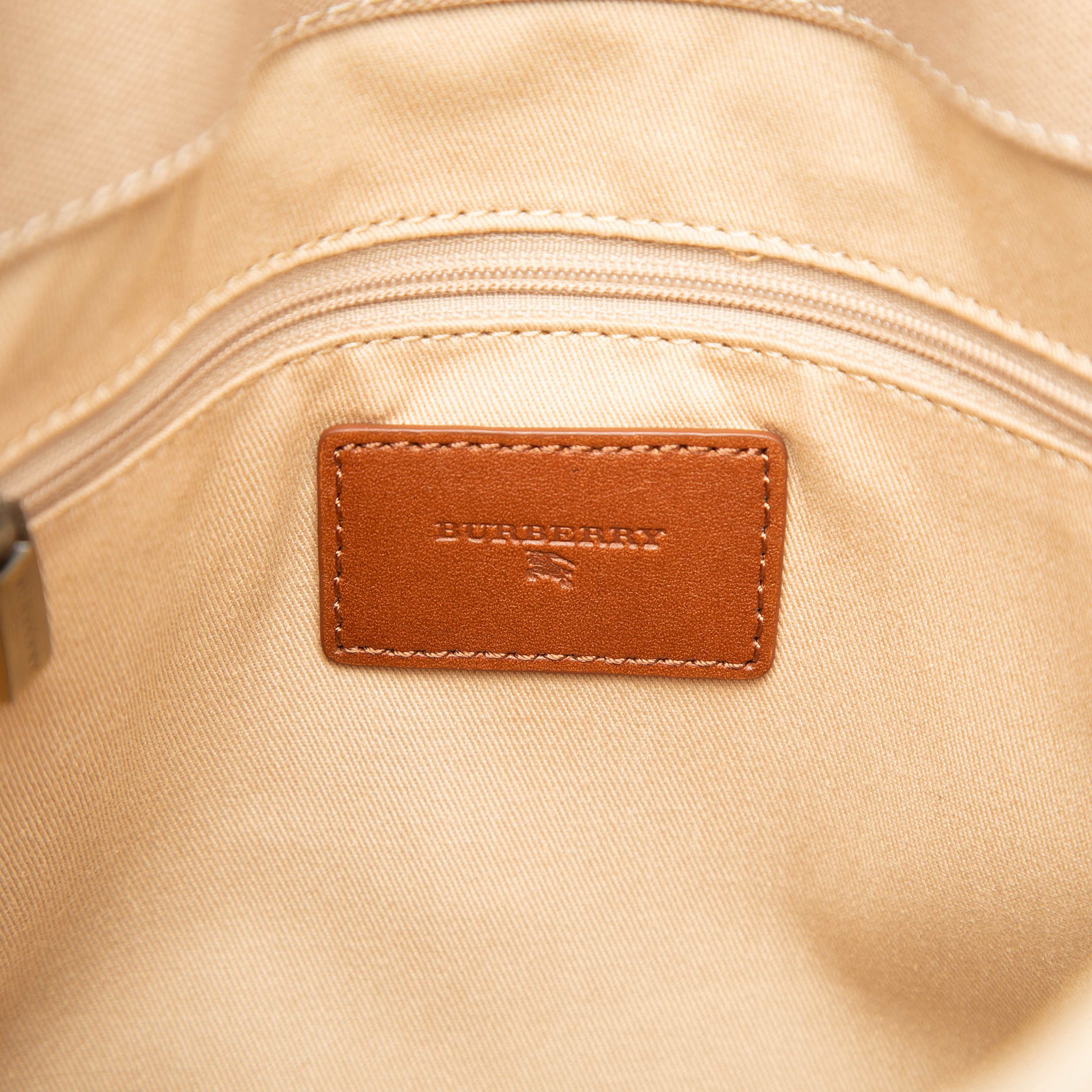 Burberry Canvas Tote, från Luxclusif, i färgen beige. Klicka för att öppna bilden i stort format
