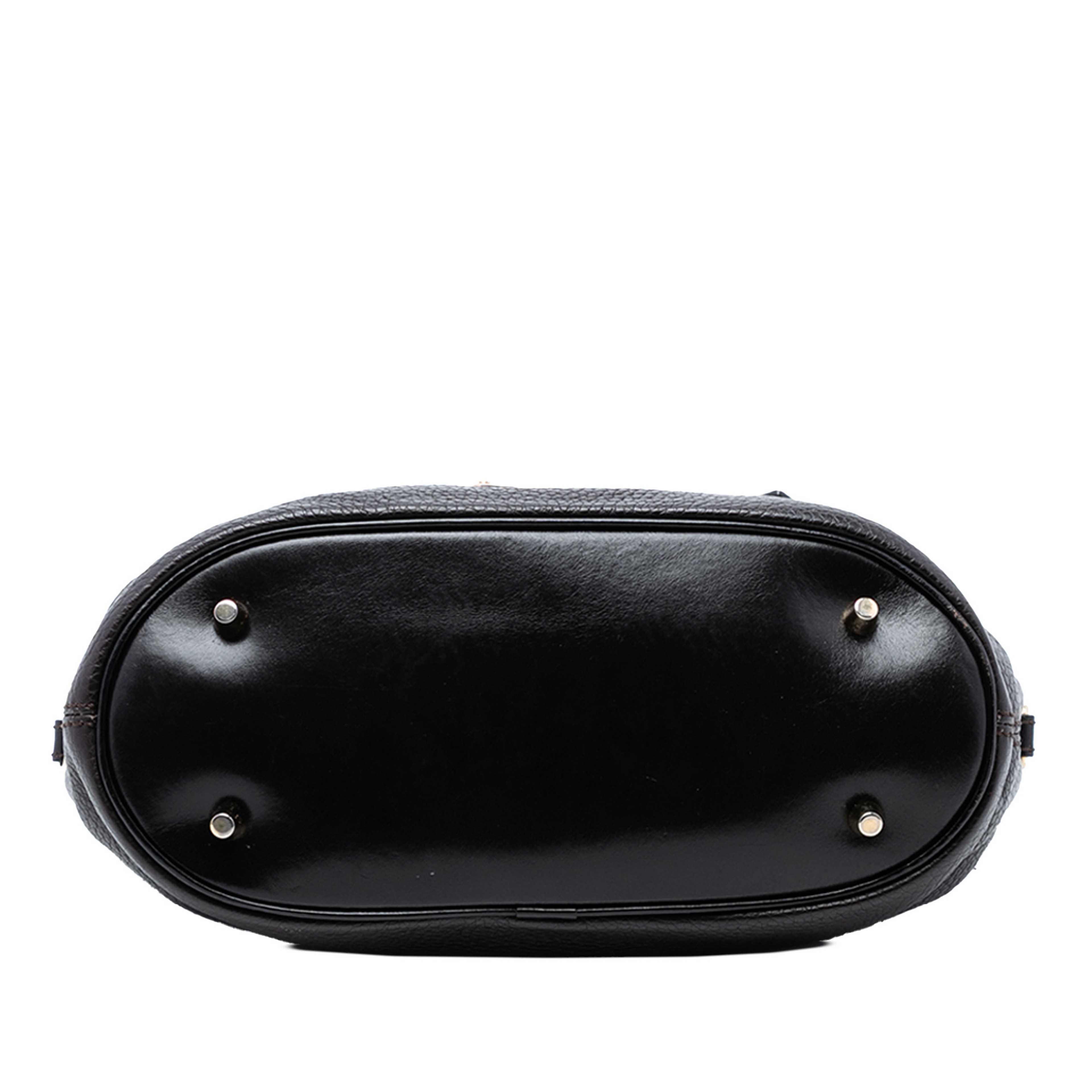 Burberry Grainy Calfskin Satchel, från Luxclusif, i färgen black. Klicka för att öppna bilden i stort format