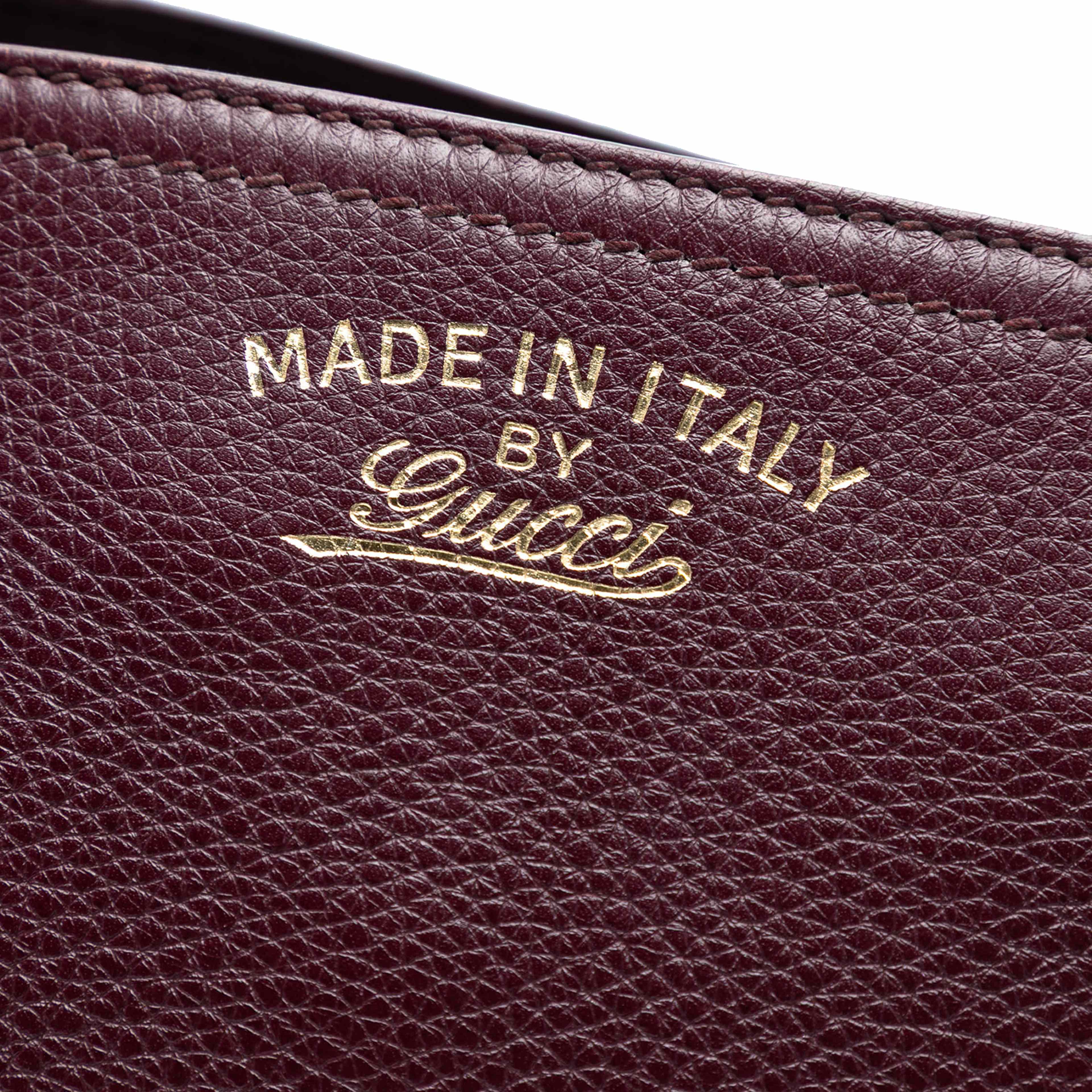 Gucci Medium Calfskin Bamboo Shopper Satchel, från Luxclusif, i färgen burgundy. Klicka för att öppna bilden i stort format