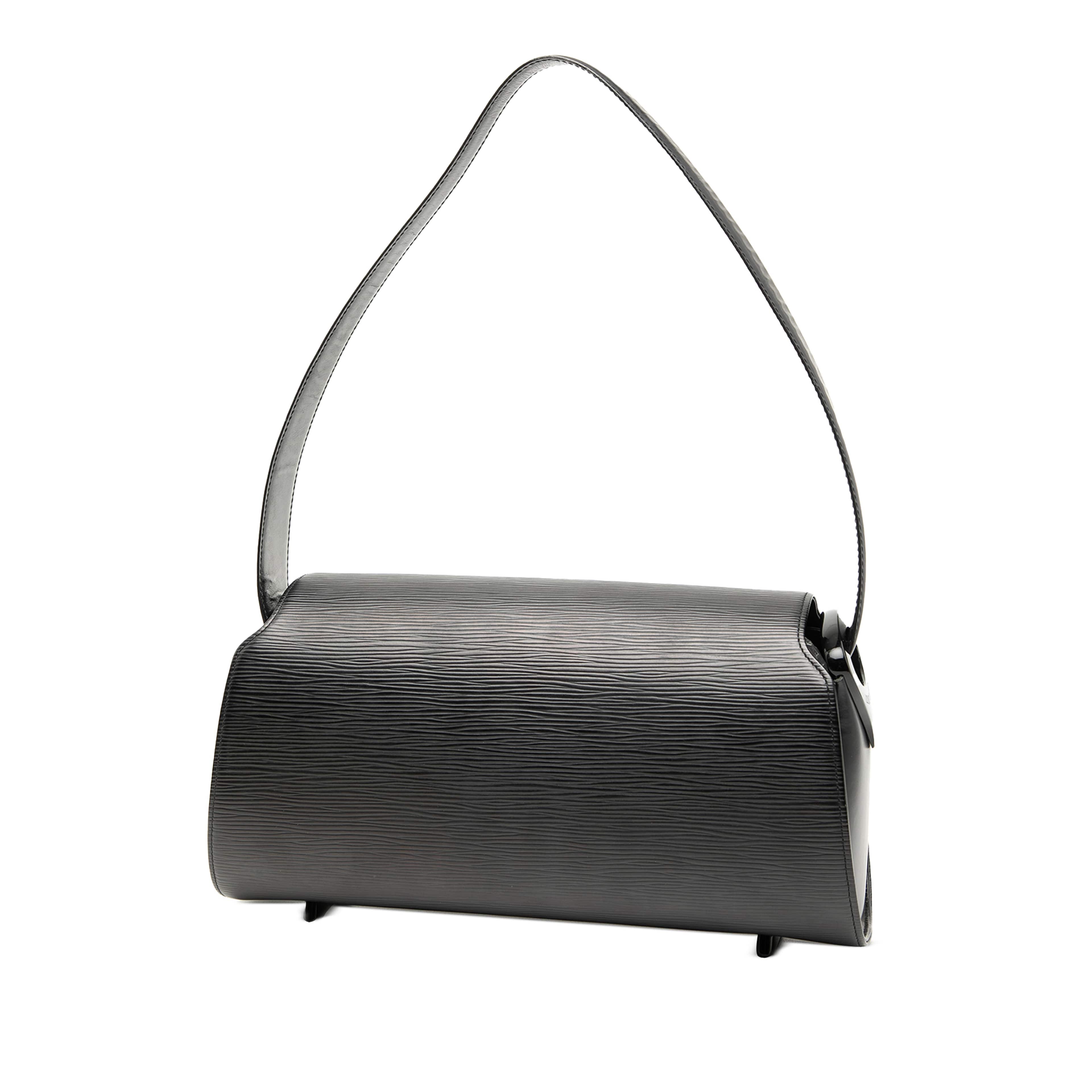 Louis Vuitton Epi Nocturne Gm, från Luxclusif, i färgen black. Klicka för att öppna bilden i stort format