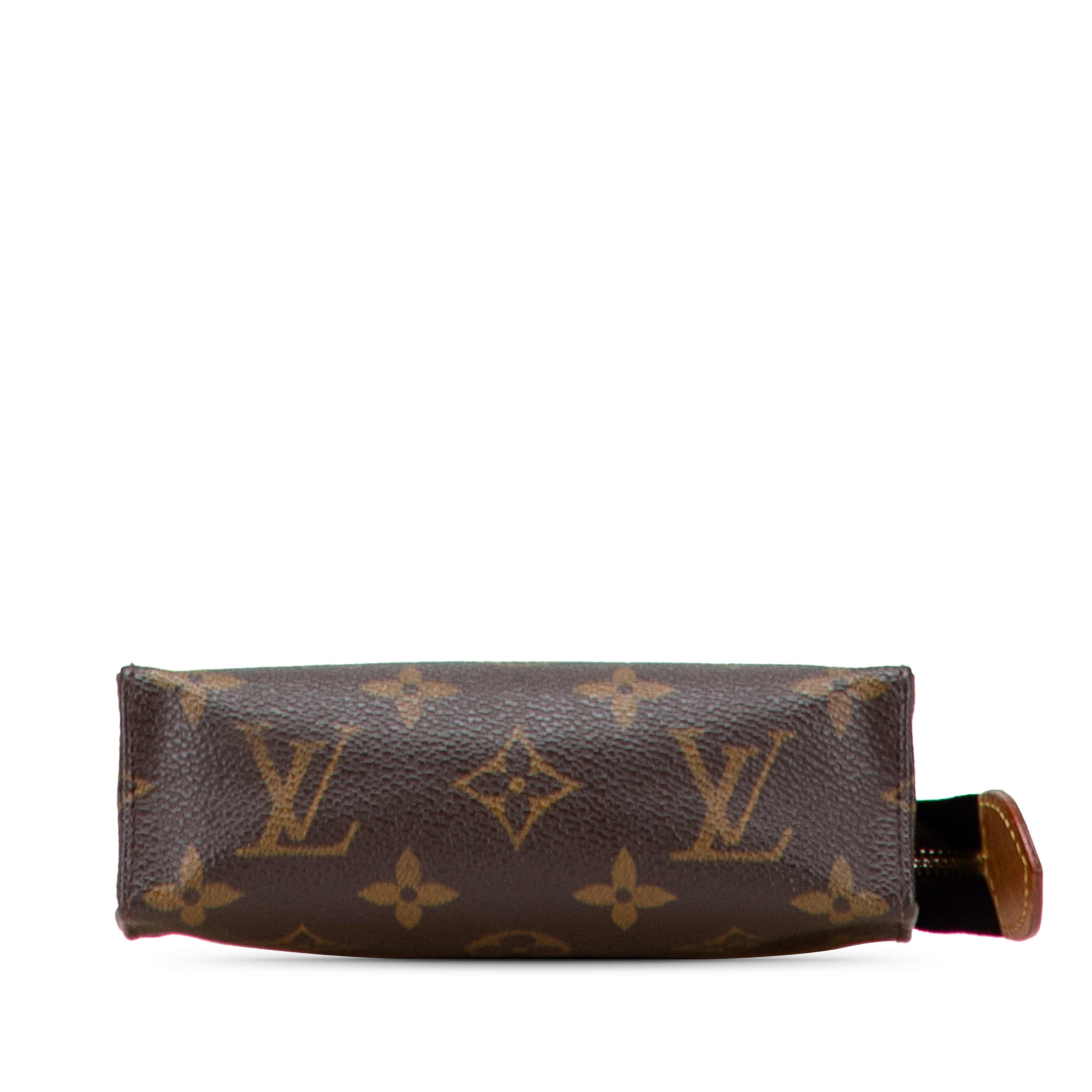 Louis Vuitton Monogram Toiletry Pouch 15, från Luxclusif, i färgen brown. Klicka för att öppna bilden i stort format