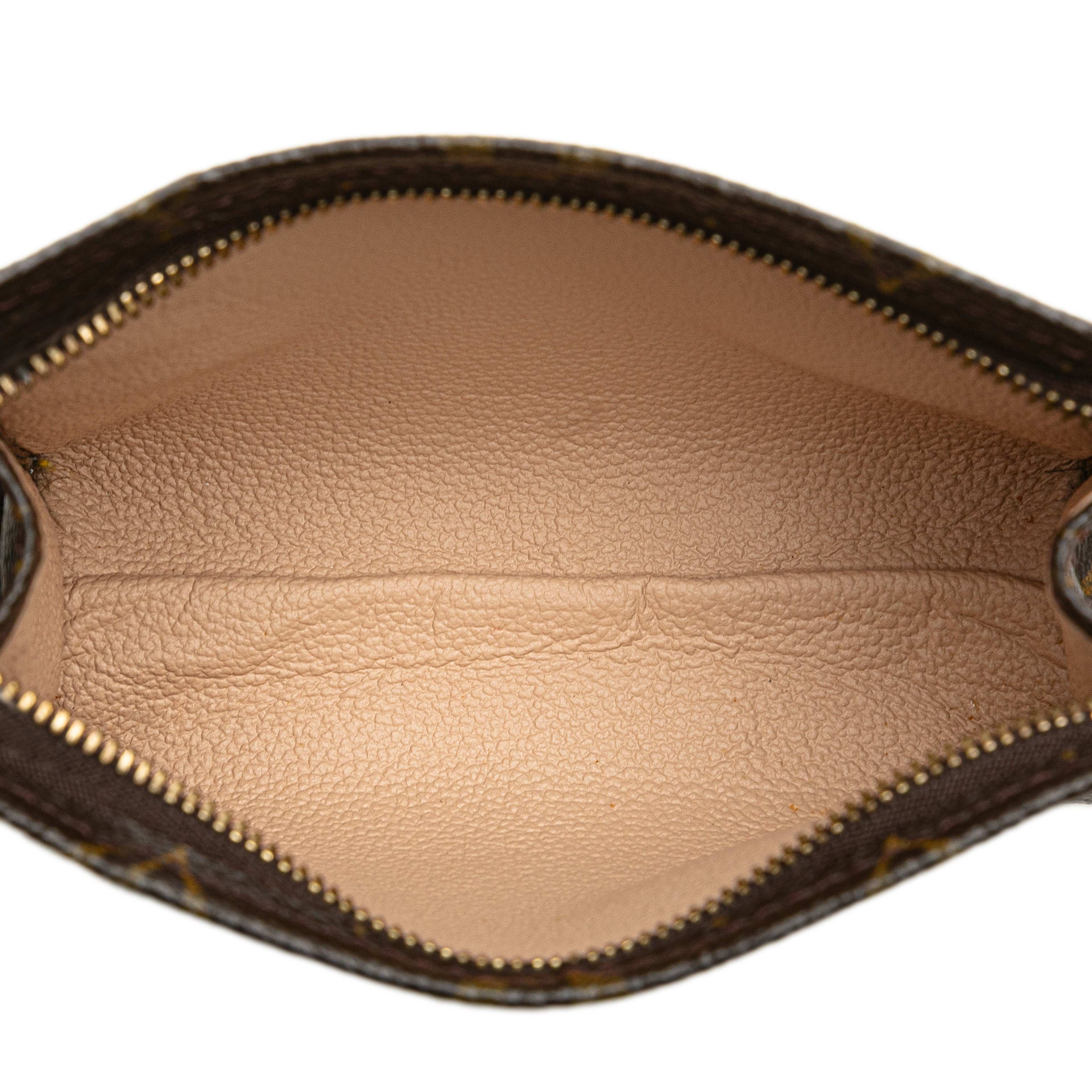 Louis Vuitton Monogram Toiletry Pouch 15, från Luxclusif, i färgen brown. Klicka för att öppna bilden i stort format