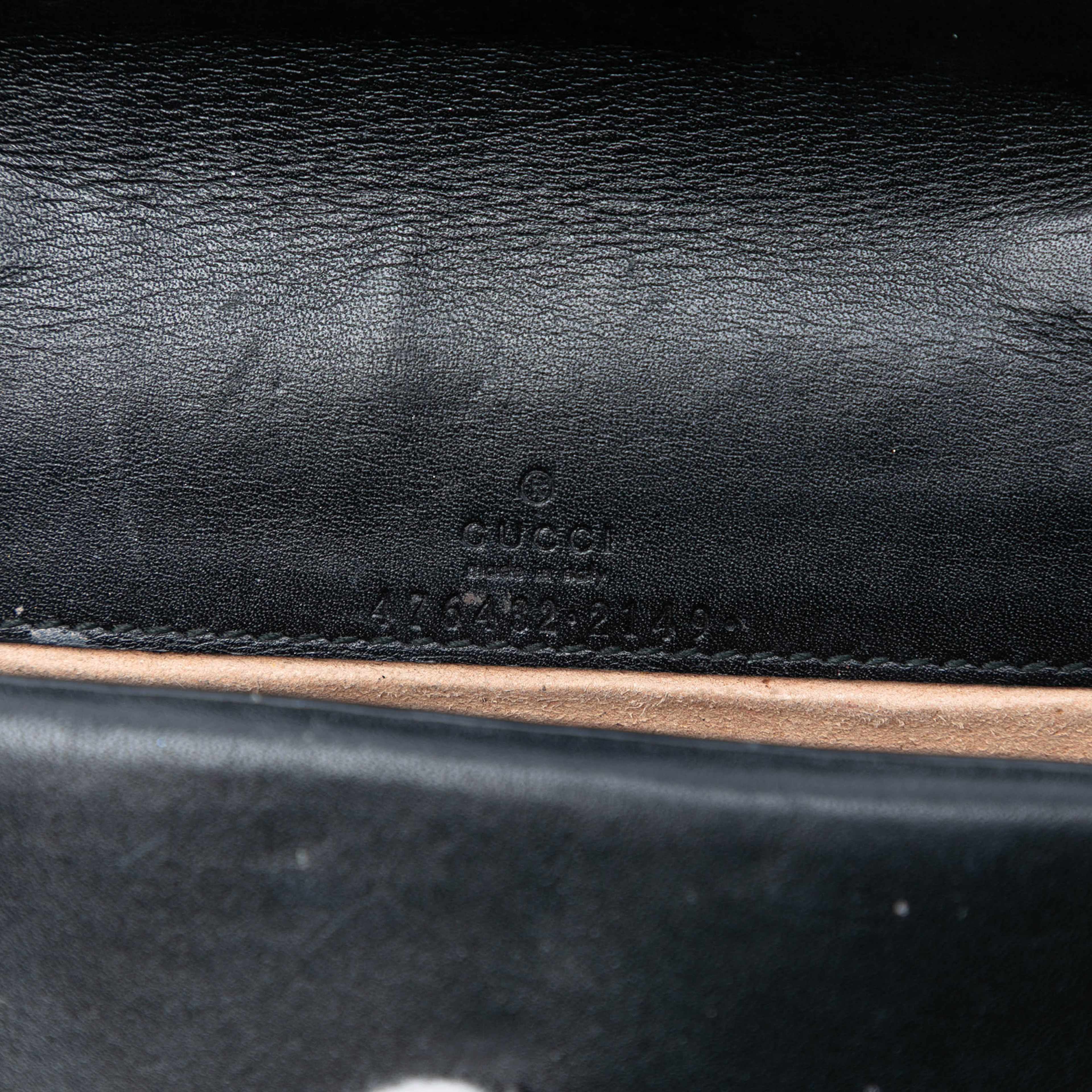 Gucci Mini Velvet Dionysus Crossbody, från Luxclusif, i färgen black. Klicka för att öppna bilden i stort format