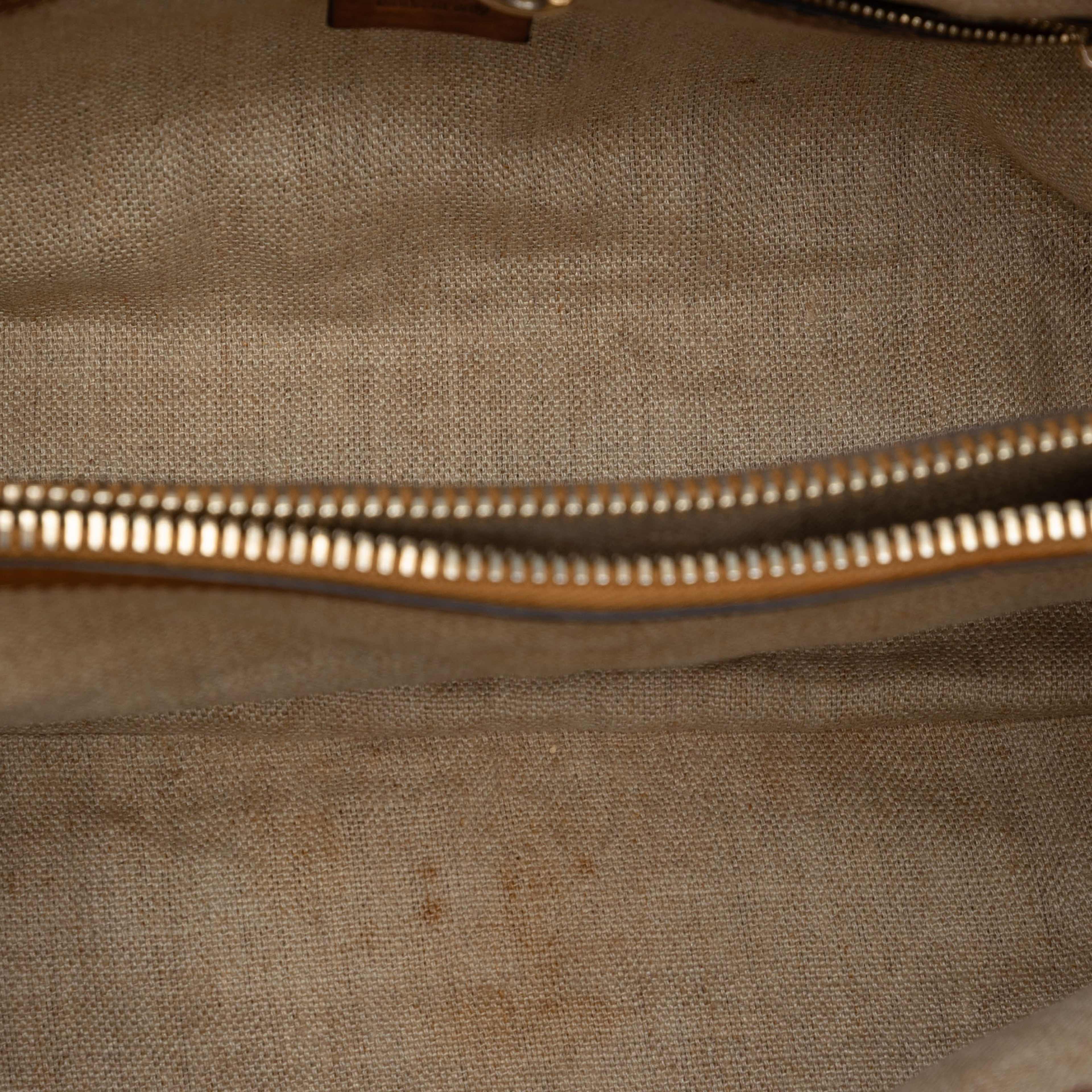 Gucci Gg Canvas Marrakech Tote, från Luxclusif, i färgen beige. Klicka för att öppna bilden i stort format