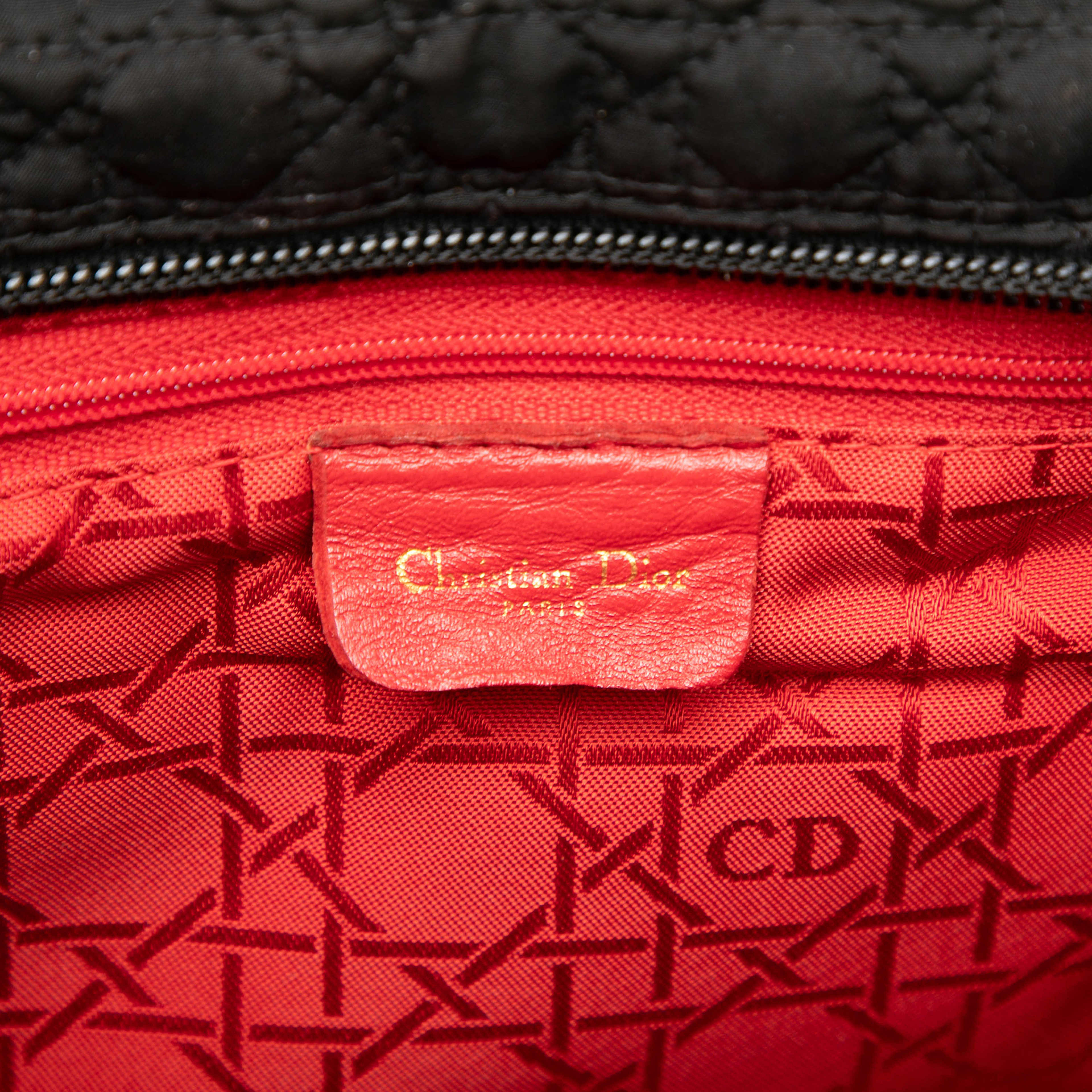 Dior Large Nylon Microcannage Lady Dior, från Luxclusif, i färgen svart. Klicka för att öppna bilden i stort format