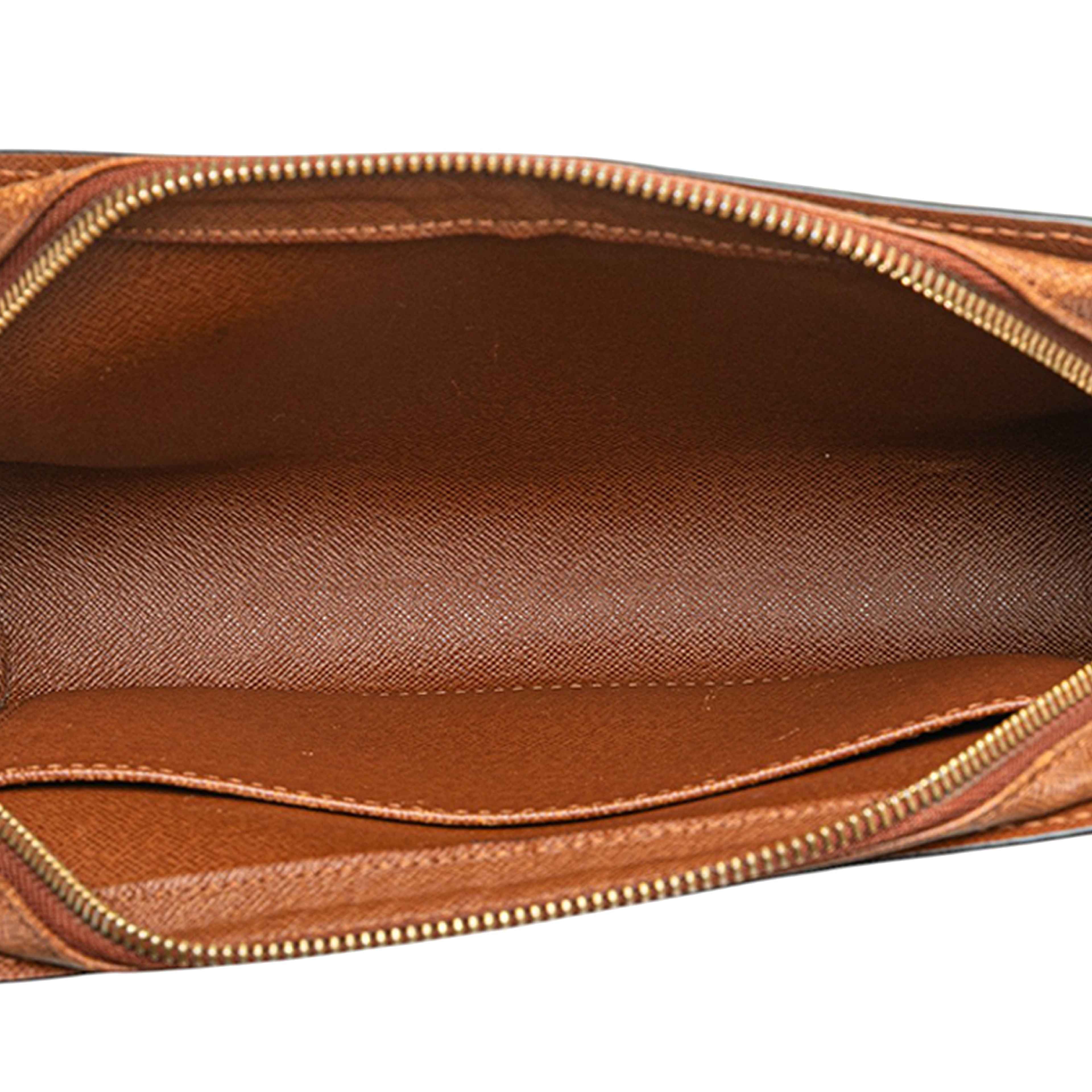 Louis Vuitton Monogram Orsay, från Luxclusif, i färgen brown. Klicka för att öppna bilden i stort format
