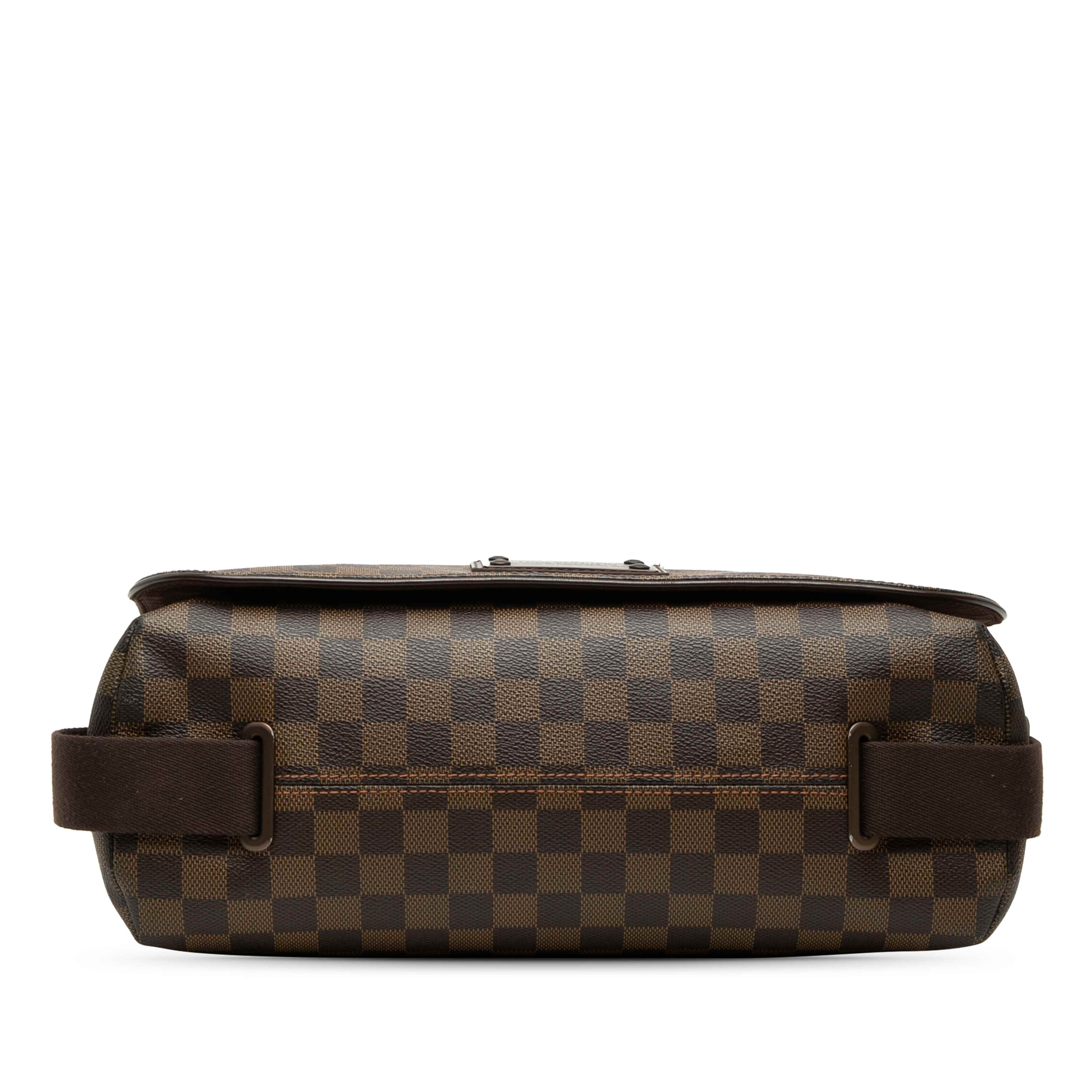 Louis Vuitton Damier Ebene Brooklyn Gm, från Luxclusif, i färgen brown. Klicka för att öppna bilden i stort format