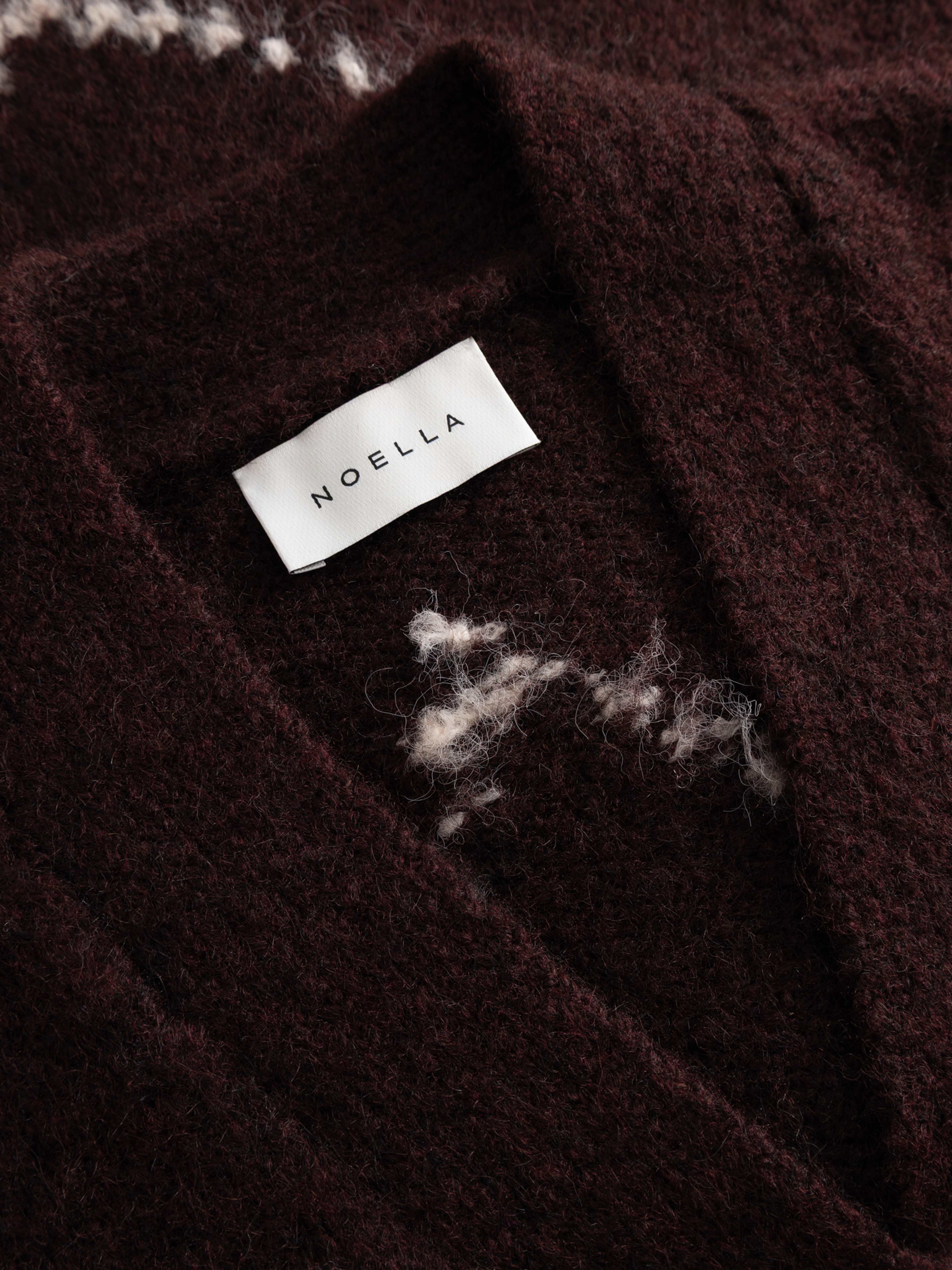 N-laiana Knit Cardigan - Winetasting Mix, från Noella, i färgen winetasting mix. Klicka för att öppna bilden i stort format