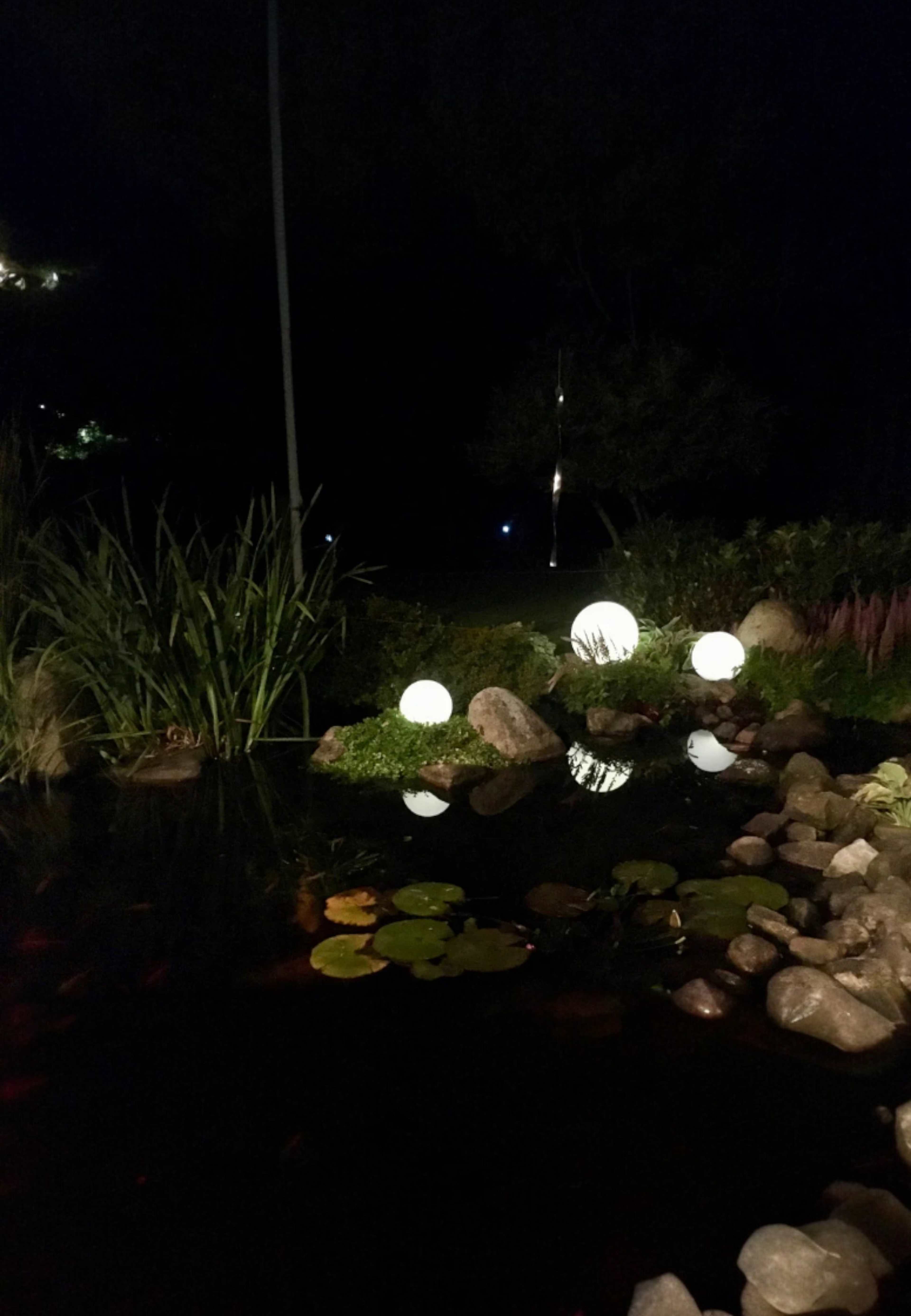 Mia Led-ljusboll Vit 1st, från Led Nordic, i färgen vit. Klicka för att öppna bilden i stort format