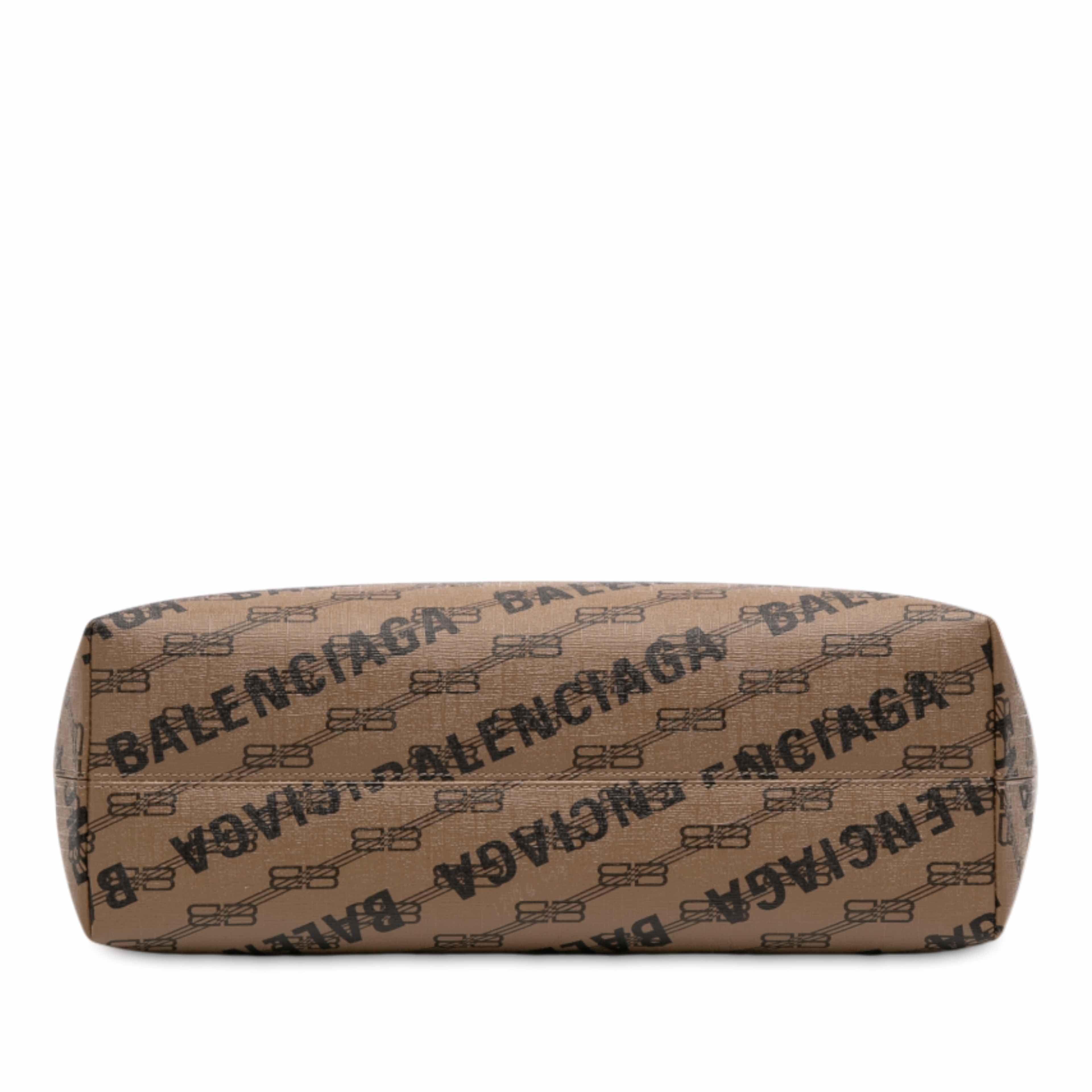 Balenciaga Bb Monogram Coated Canvas Signature Shopper M, från Luxclusif, i färgen brown. Klicka för att öppna bilden i stort format