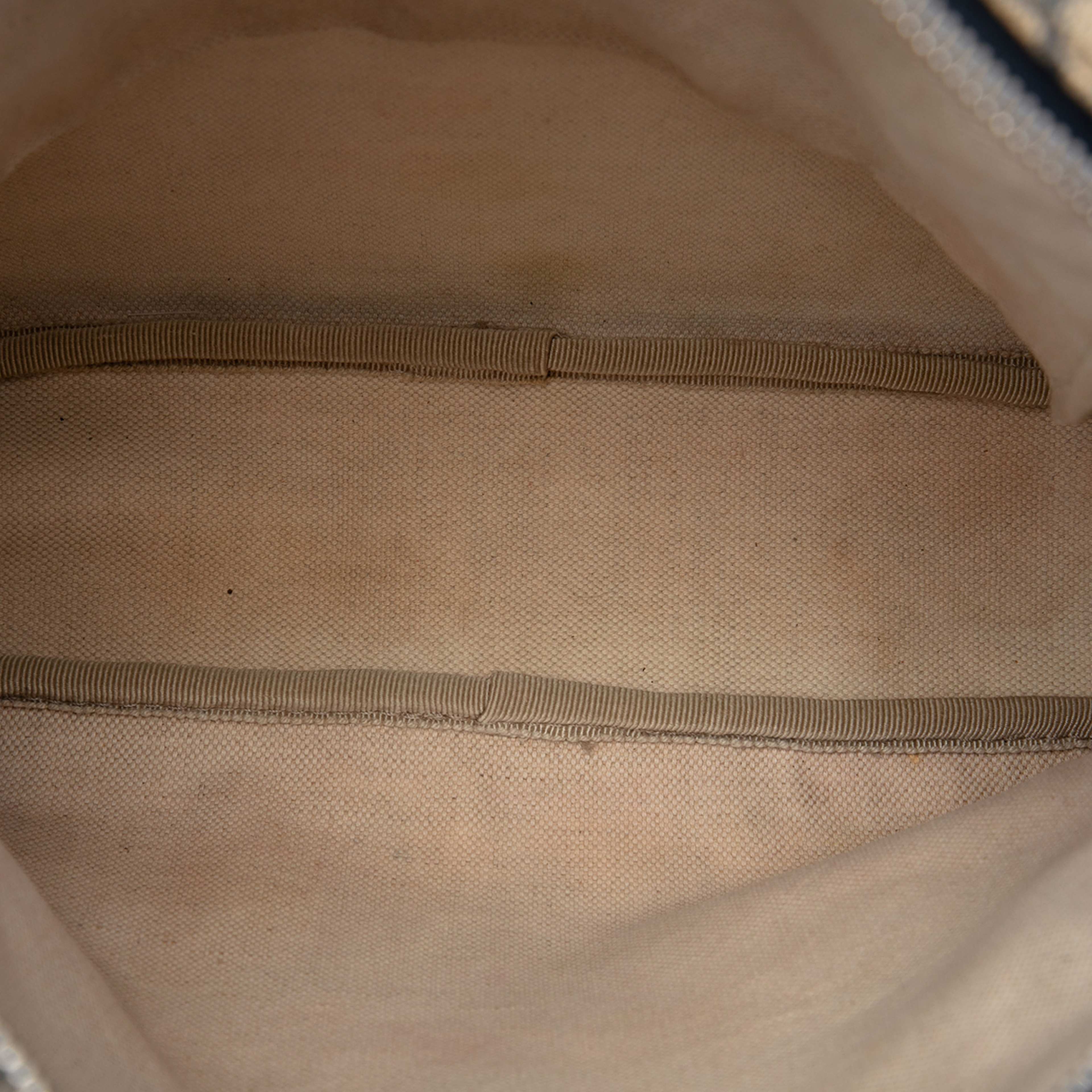 Gucci Gg Supreme Crossbody, från Luxclusif, i färgen beige. Klicka för att öppna bilden i stort format