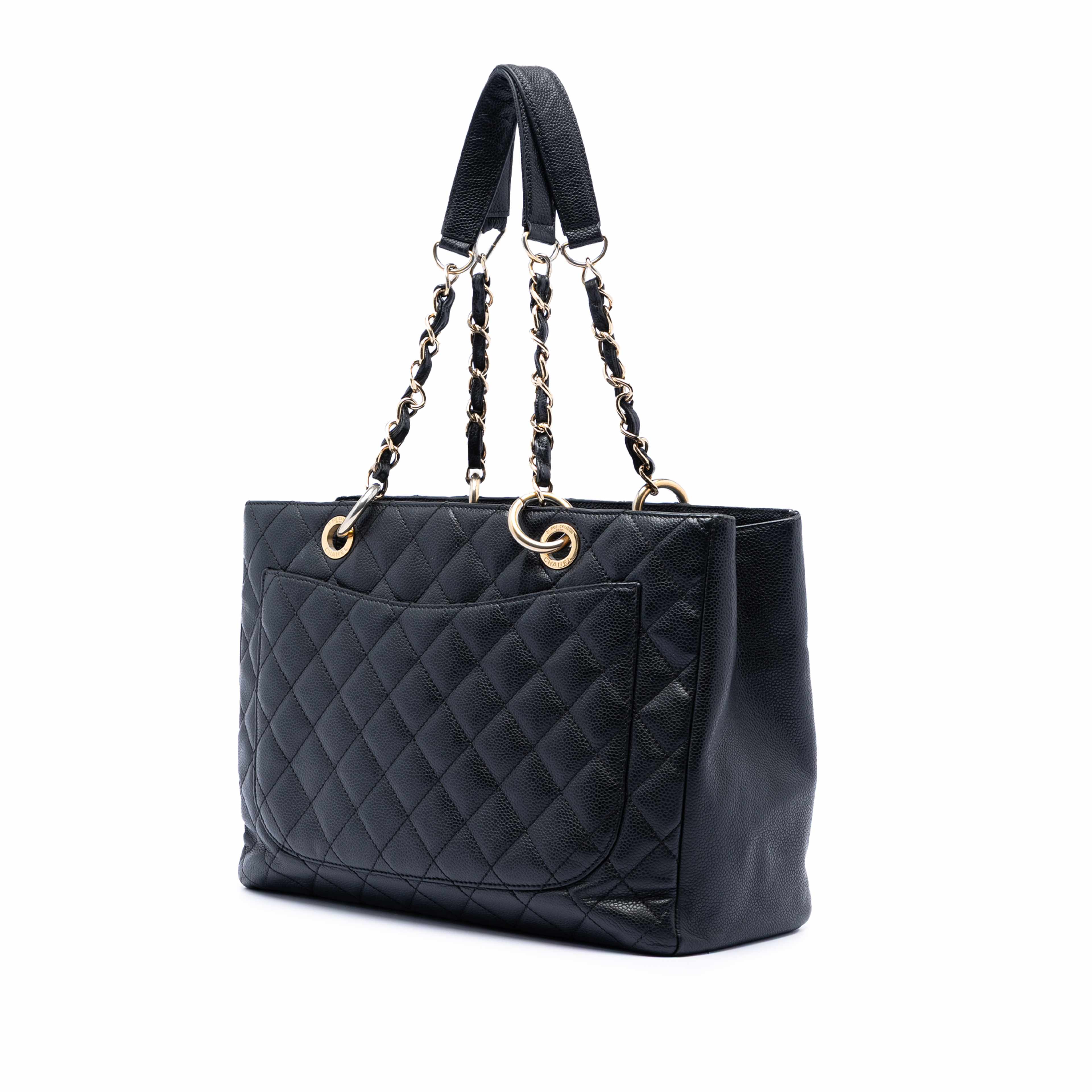 Chanel Caviar Grand Shopping Tote, från Luxclusif, i färgen black. Klicka för att öppna bilden i stort format