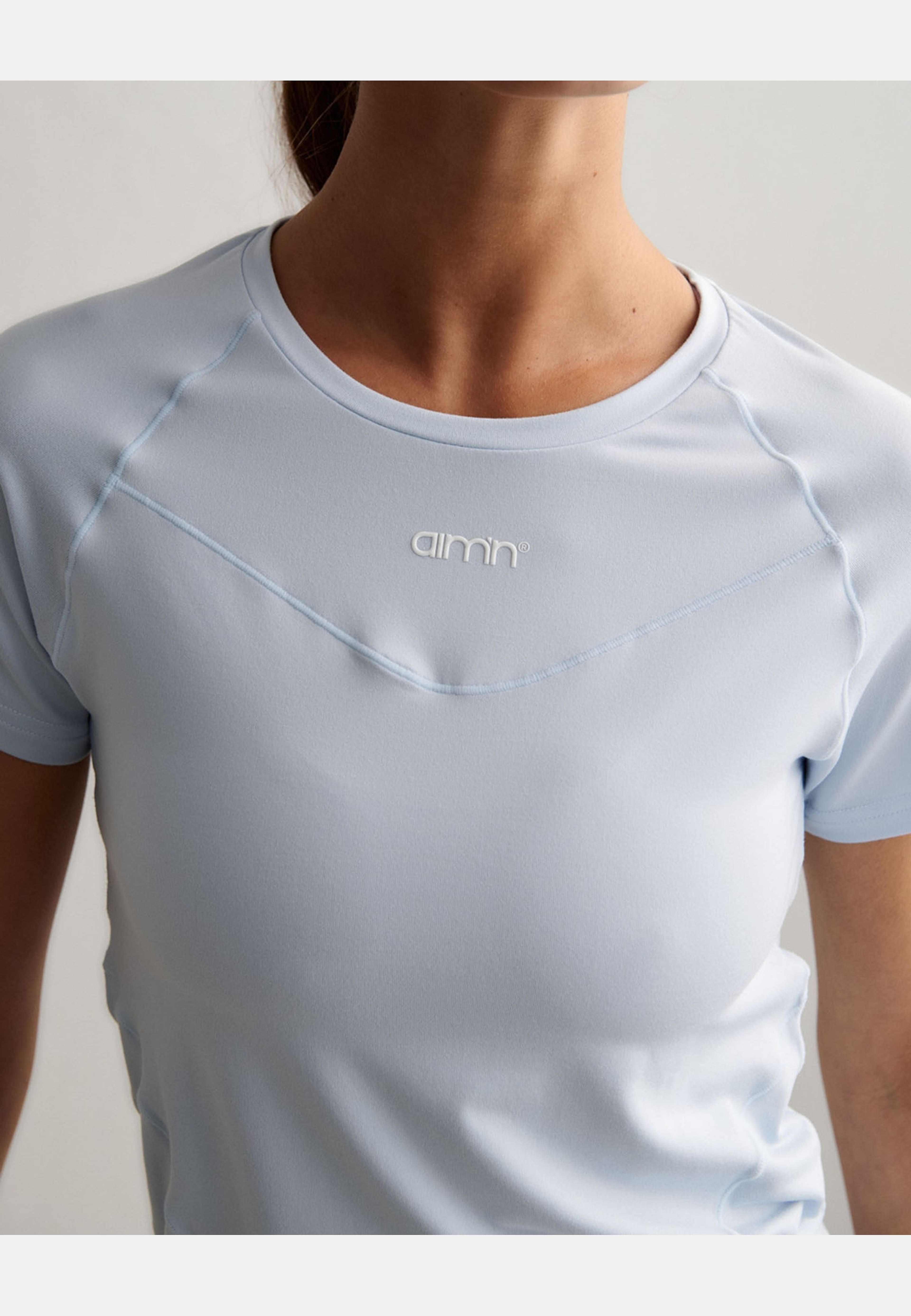 Soft Basic Short Sleeve, från aim'n, i färgen aura. Klicka för att öppna bilden i stort format