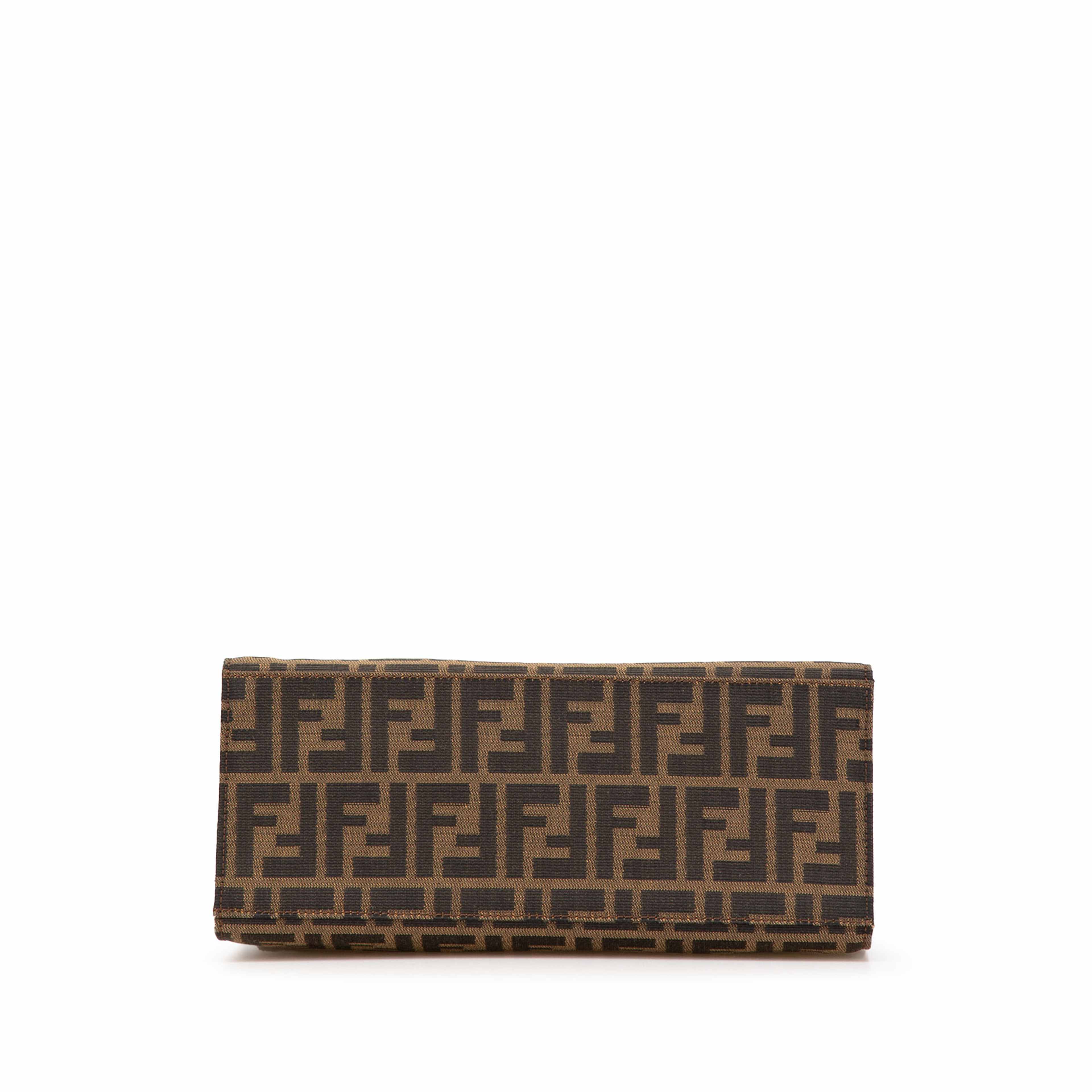 Fendi Zucca Canvas Tote, från Luxclusif, i färgen dark brown. Klicka för att öppna bilden i stort format