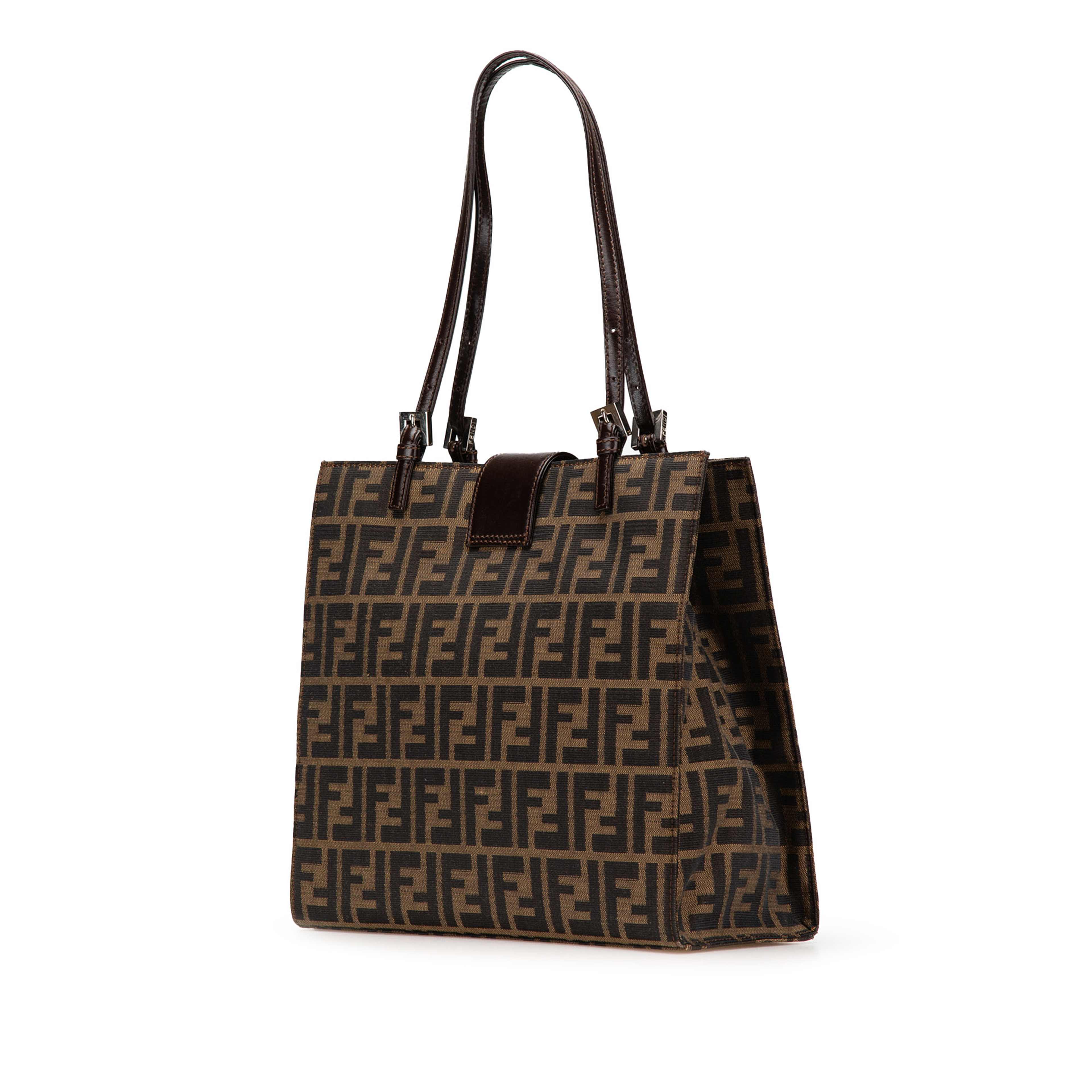 Fendi Zucca Canvas Tote, från Luxclusif, i färgen dark brown. Klicka för att öppna bilden i stort format